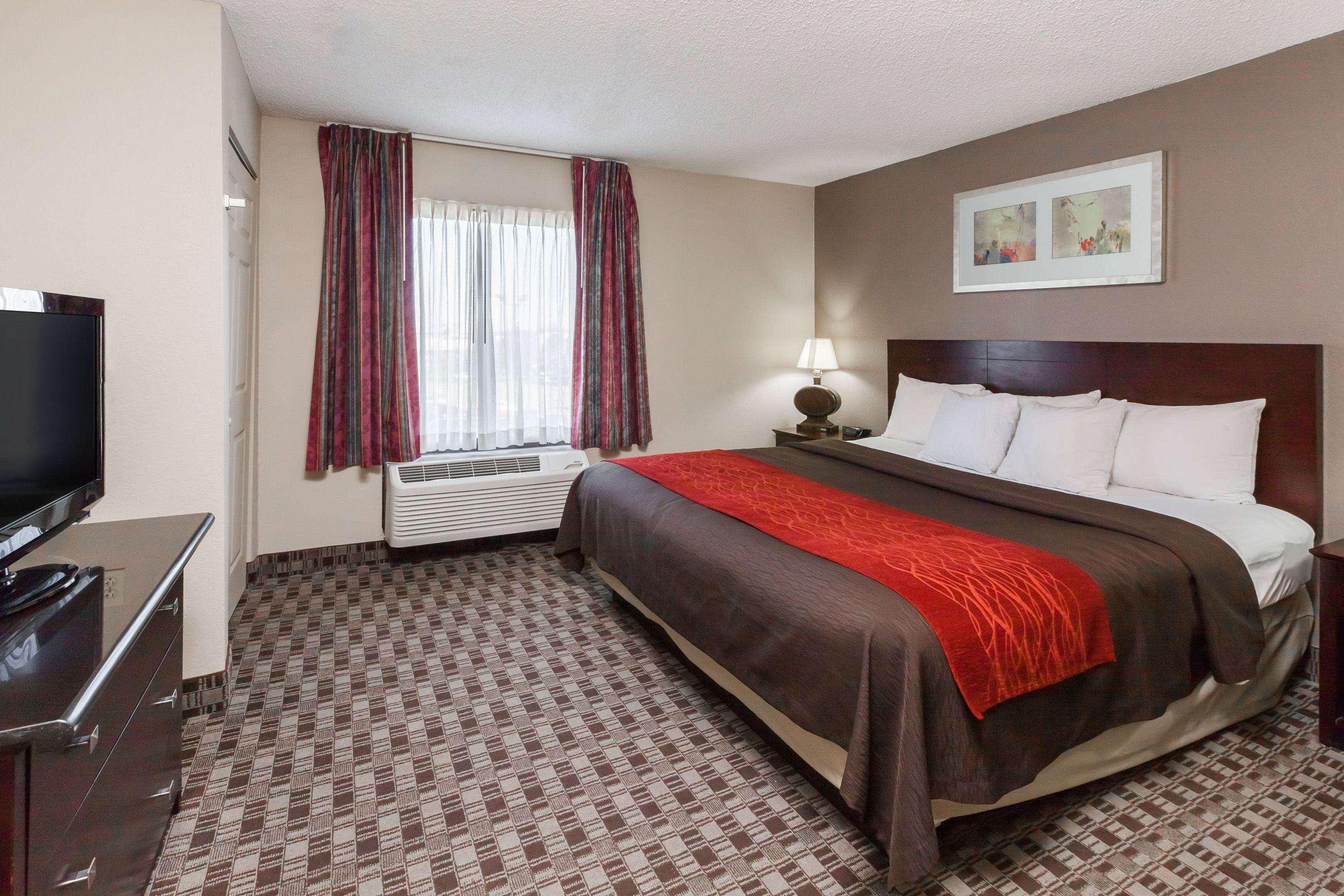 Ramada Canton/Hall of Fame — photo 5