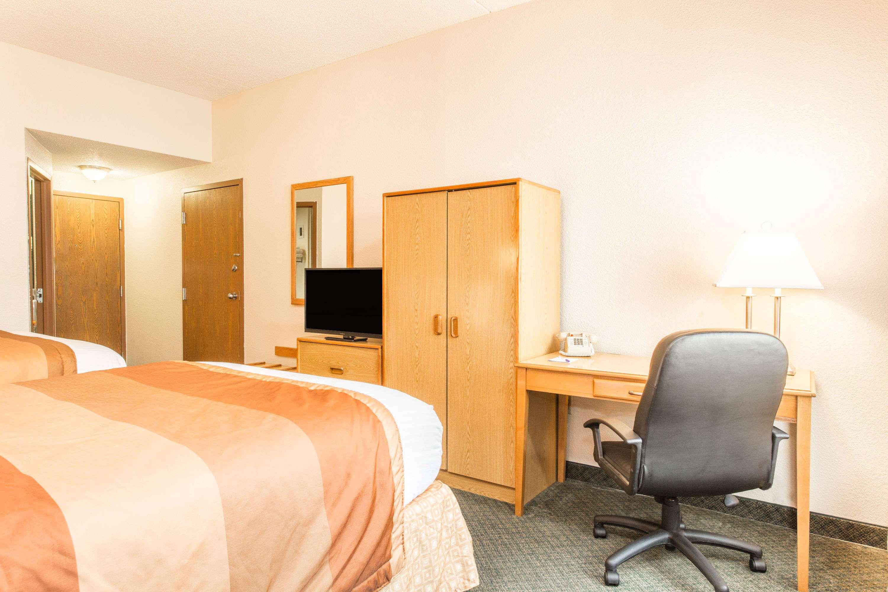 Baymont Inn & Suites Cincinnati — photo 5