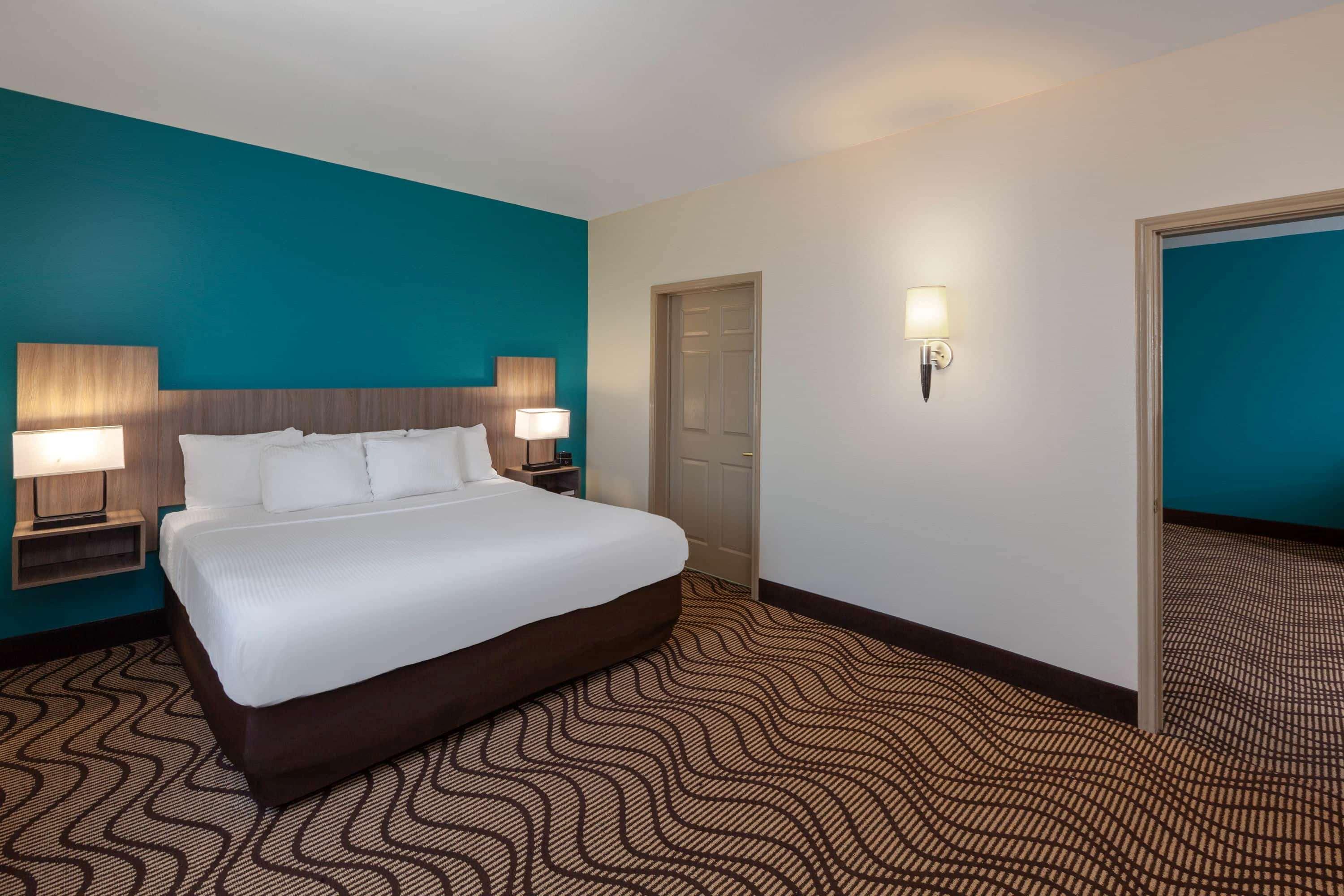 La Quinta Inn & Suites Midland North — photo 5