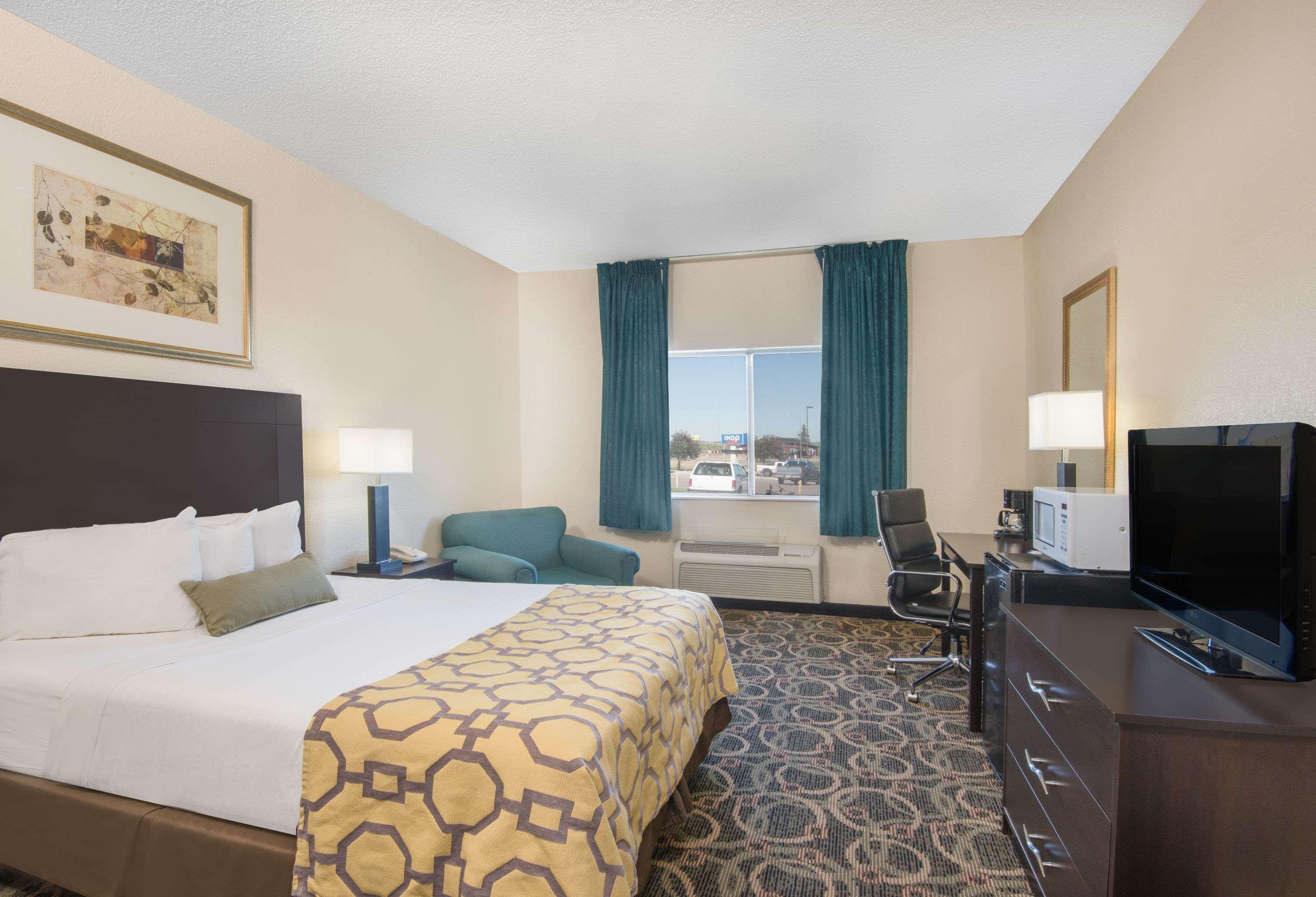 Baymont Inn & Suites Casper East — photo 4