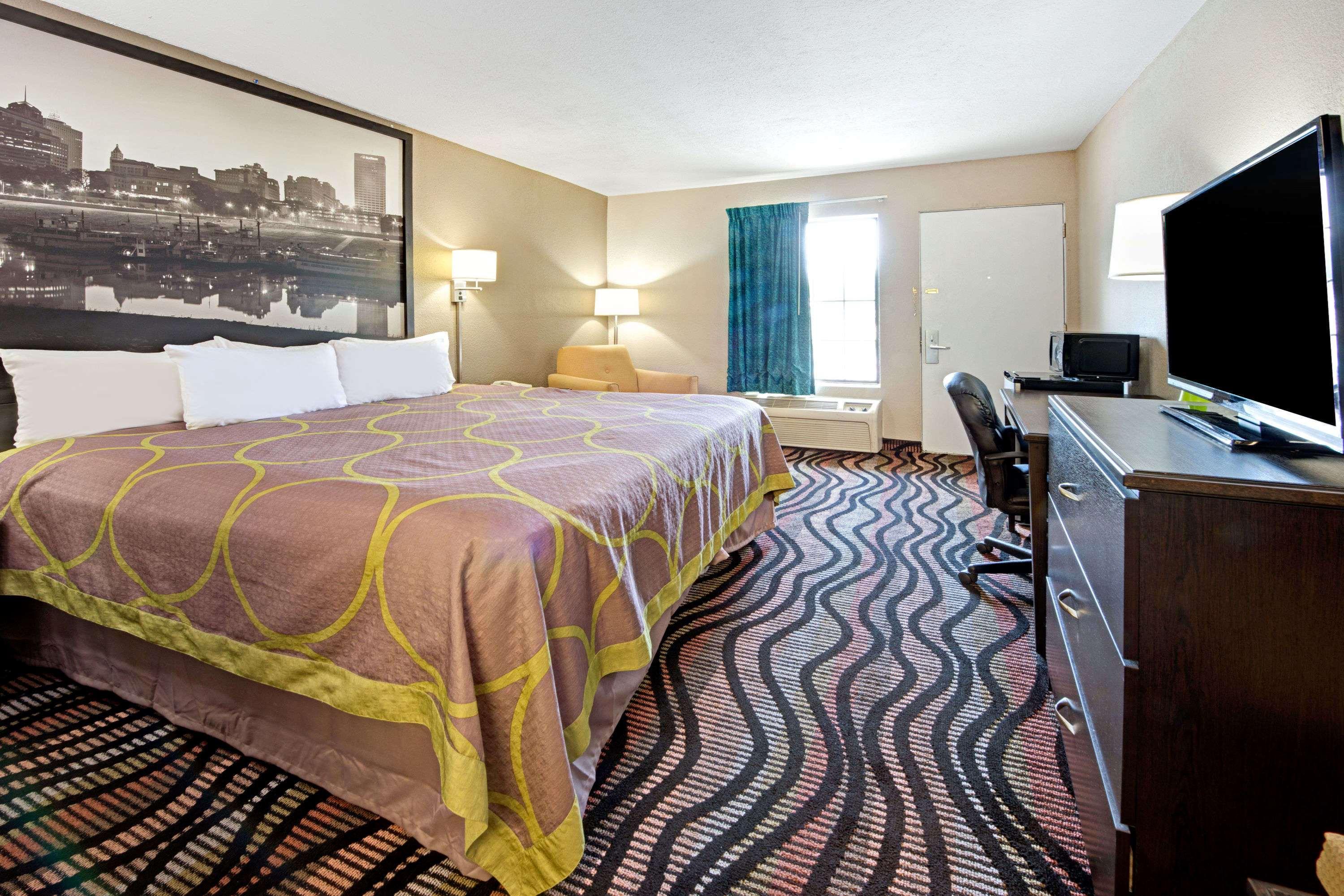 Super 8 by Wyndham Lakeland — photo 5