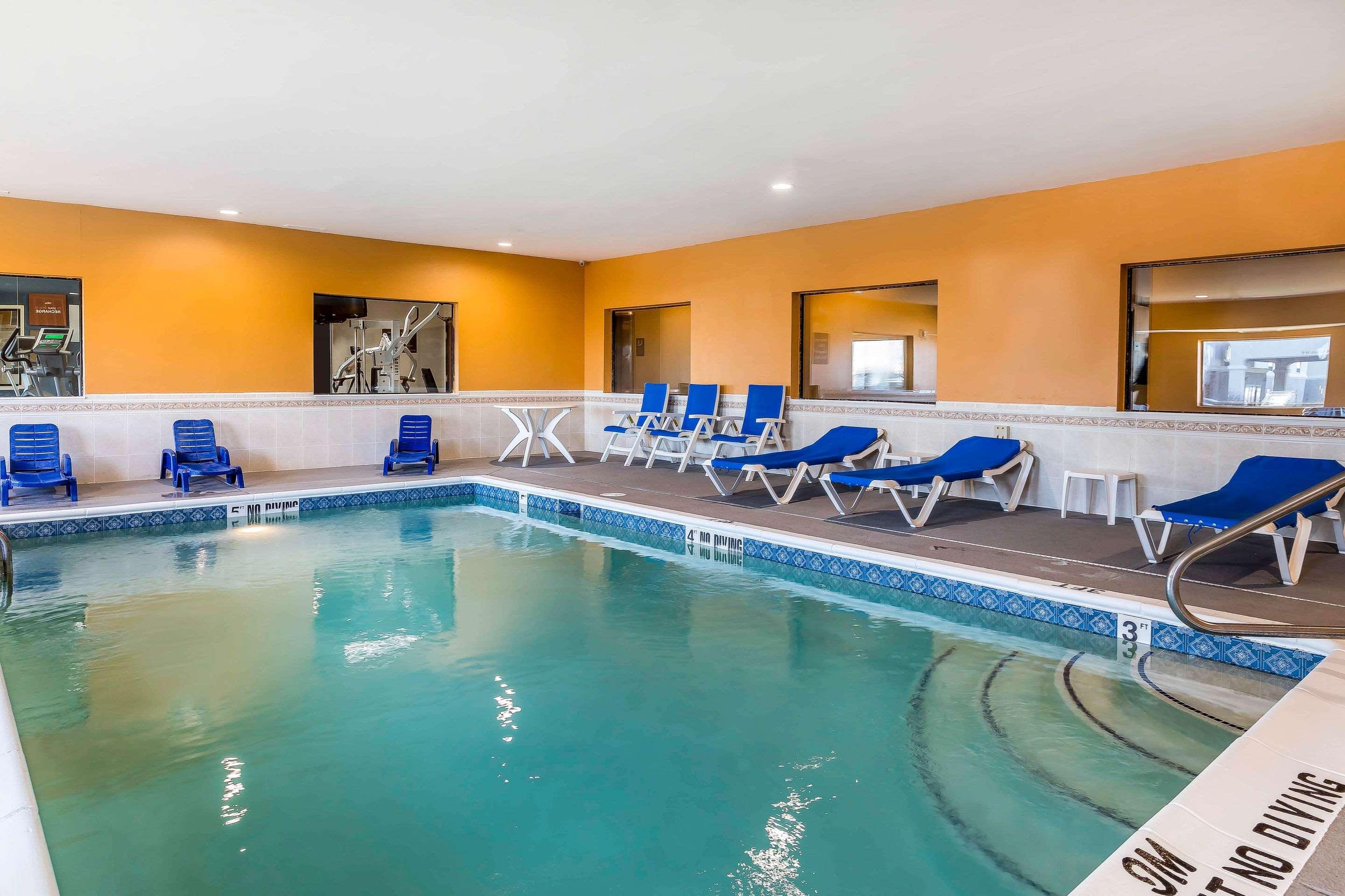 Comfort Suites North — photo 4
