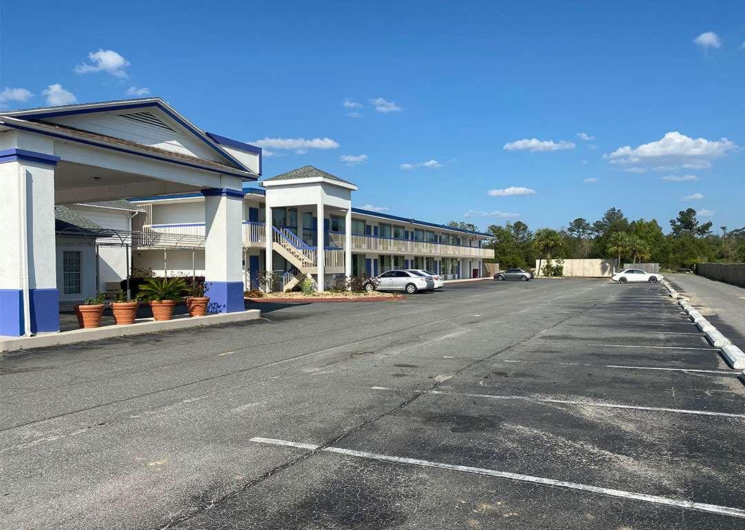 Americas Best Value Inn-Marianna — photo 5