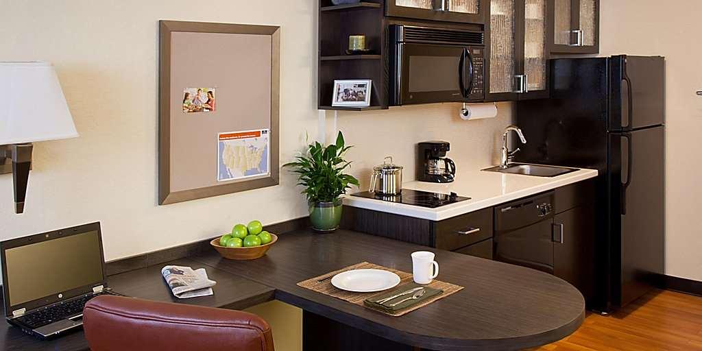 Sonesta Simply Suites Las Vegas Convention Center — photo 4
