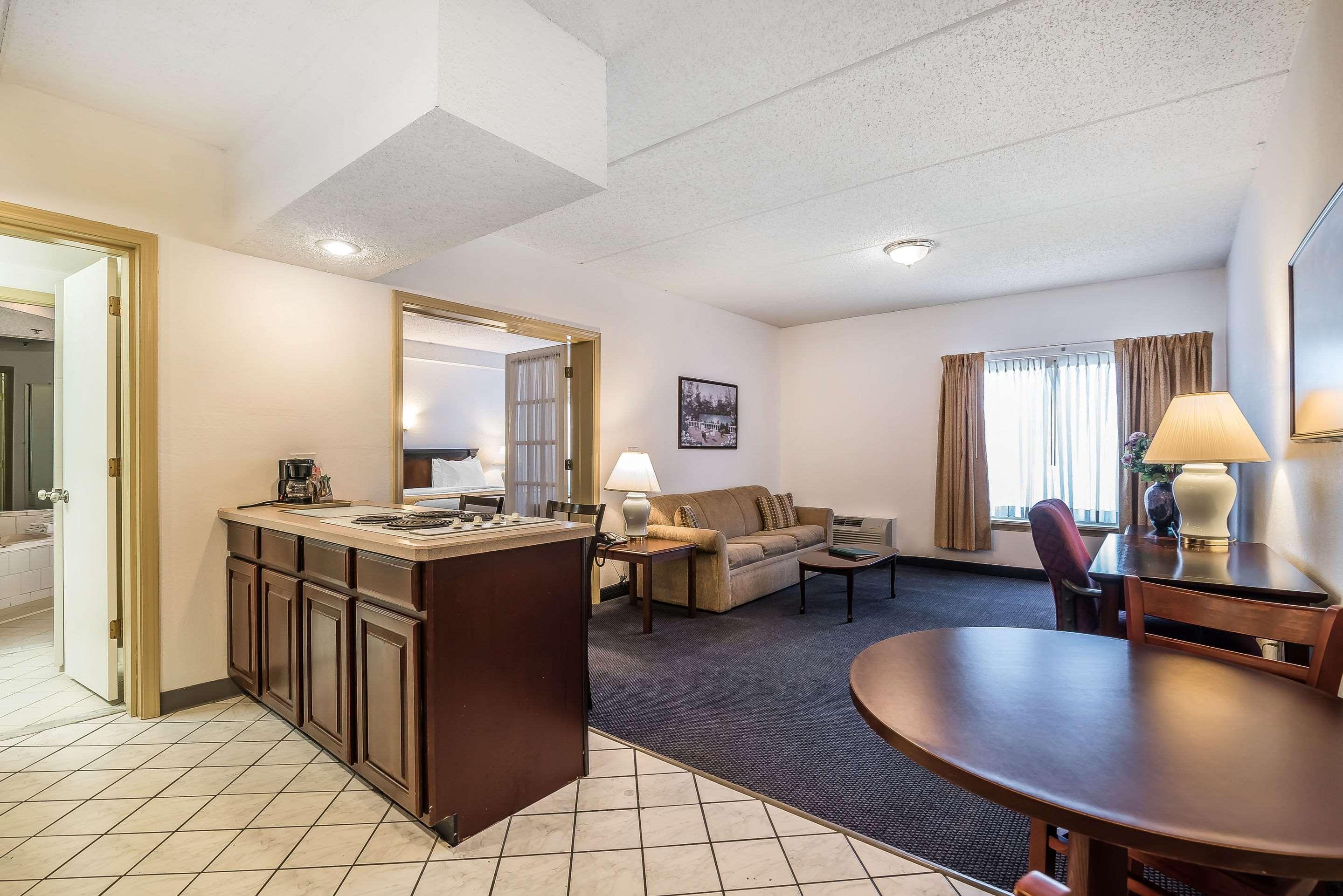 Quality Inn & Suites Albany Airport — photo 4