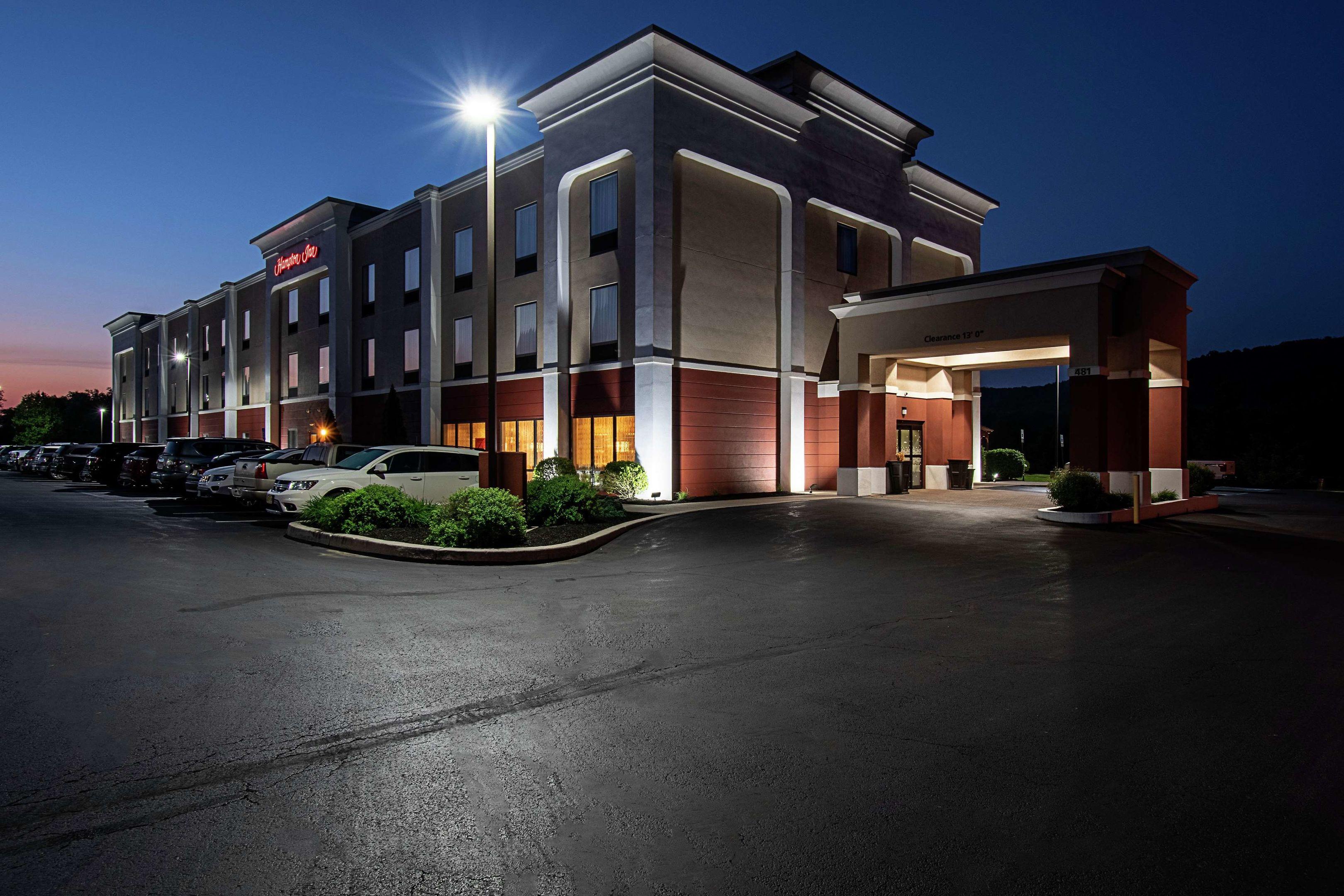 Hampton Inn Pine Grove — photo 5