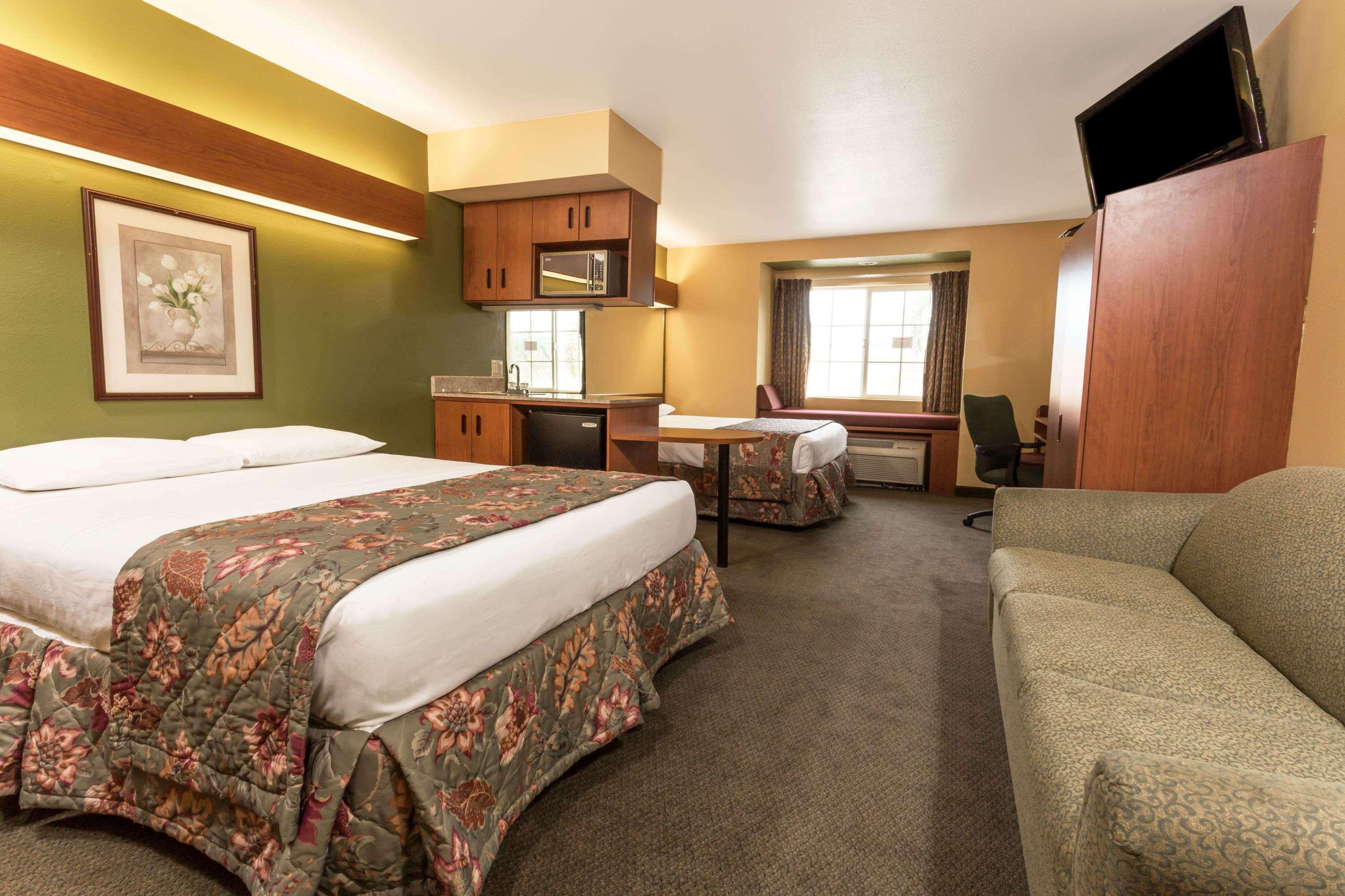 Microtel Inn & Suites by Wyndham Tracy — photo 4