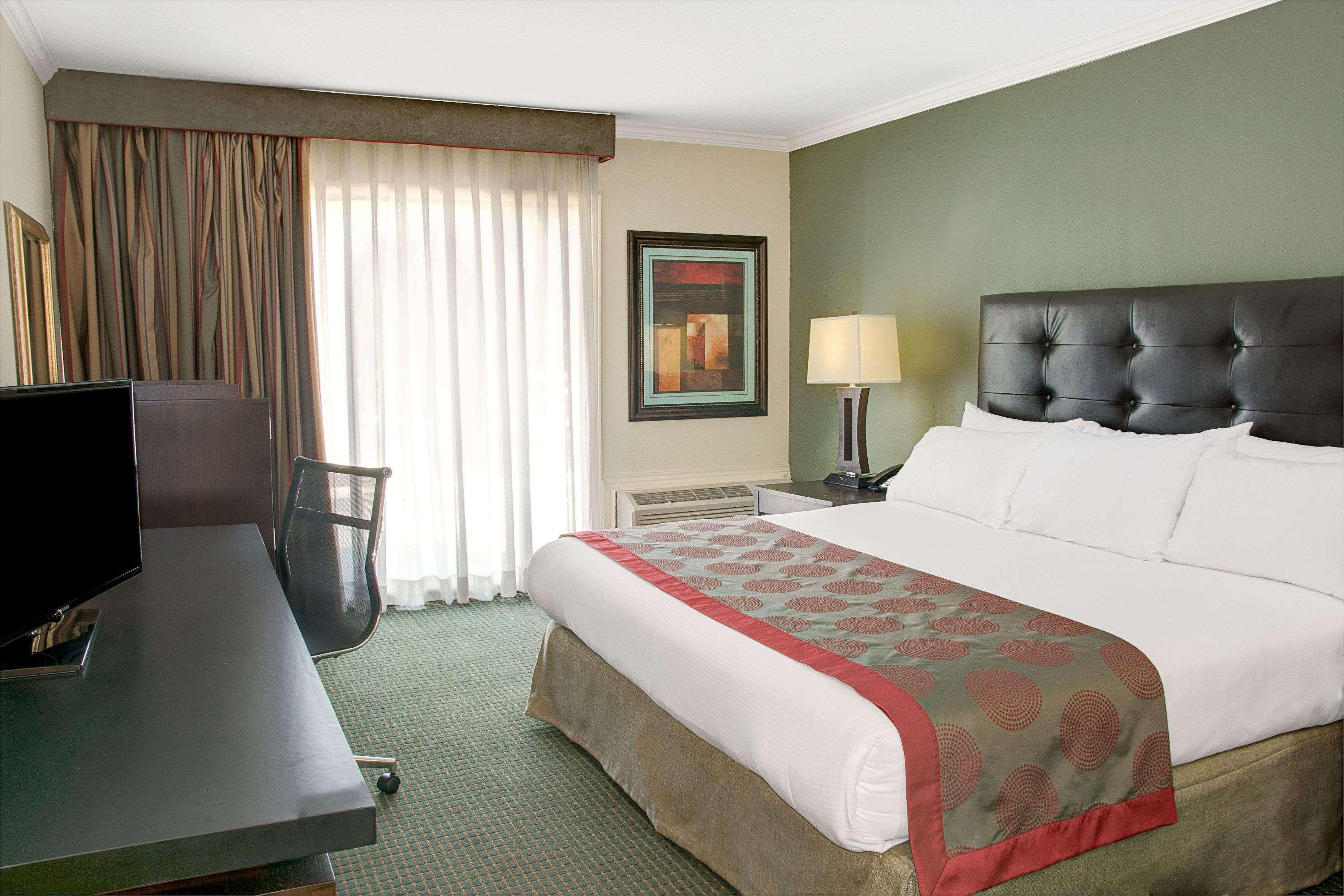 Ramada by Wyndham Houston Intercontinental Airport East — photo 4