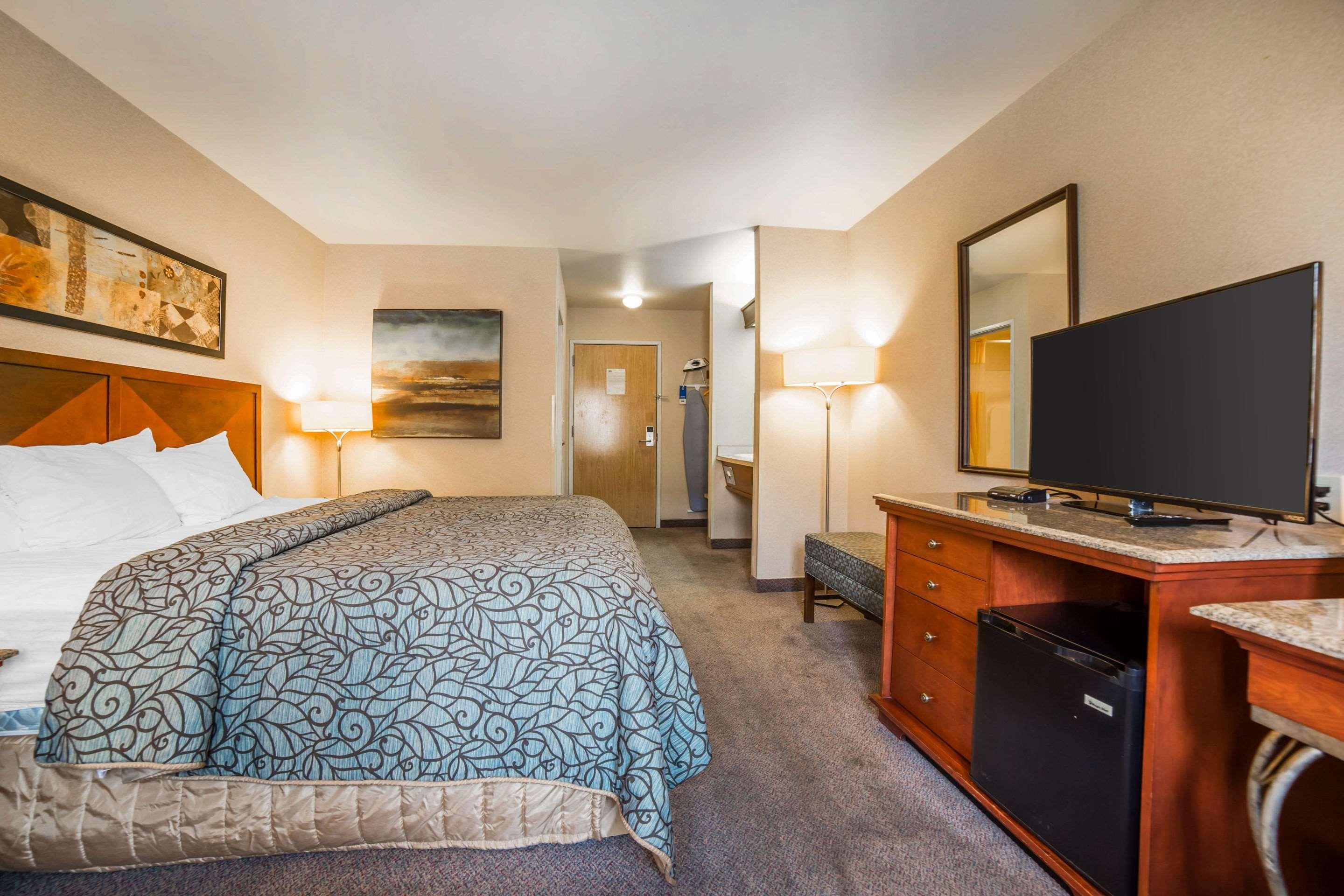 Rodeway Inn & Suites — photo 5