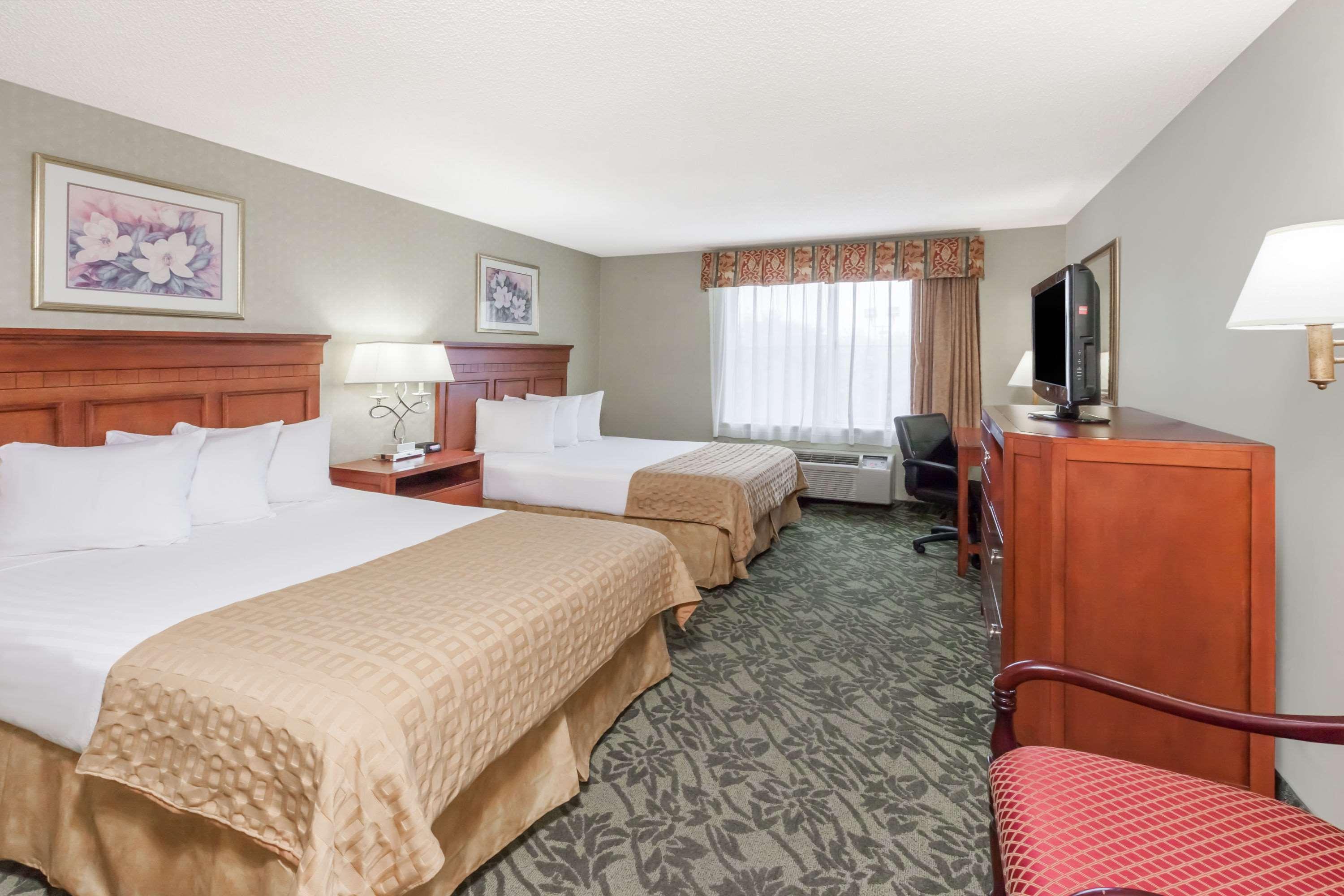 Baymont Inn & Suites Grand Rapids N/Walker — photo 5