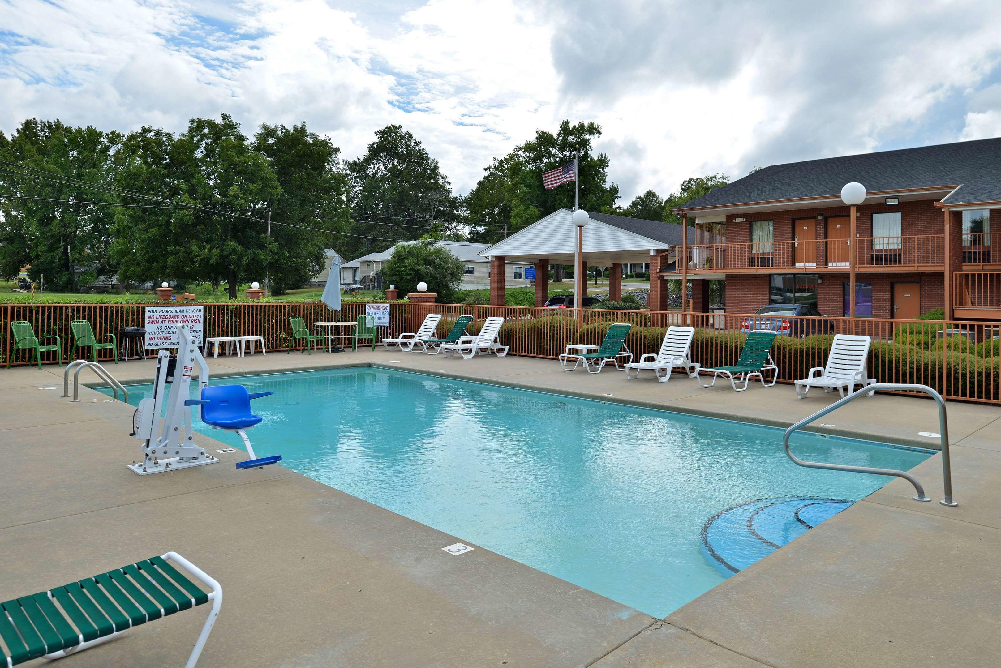 Americas Best Value Inn & Suites Sheridan — photo 4