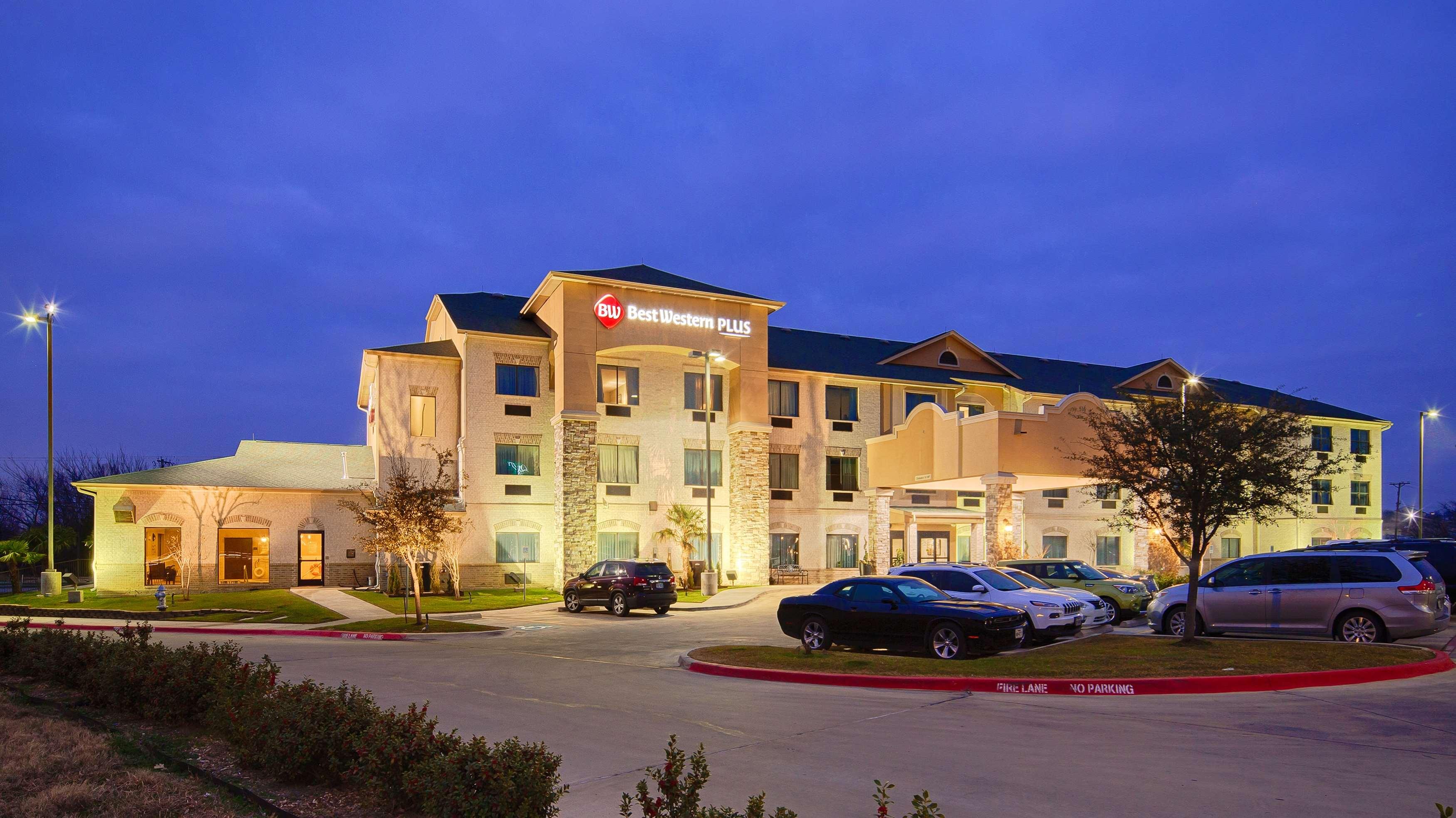 Best Western Plus Burleson Inn & Suites — photo 4