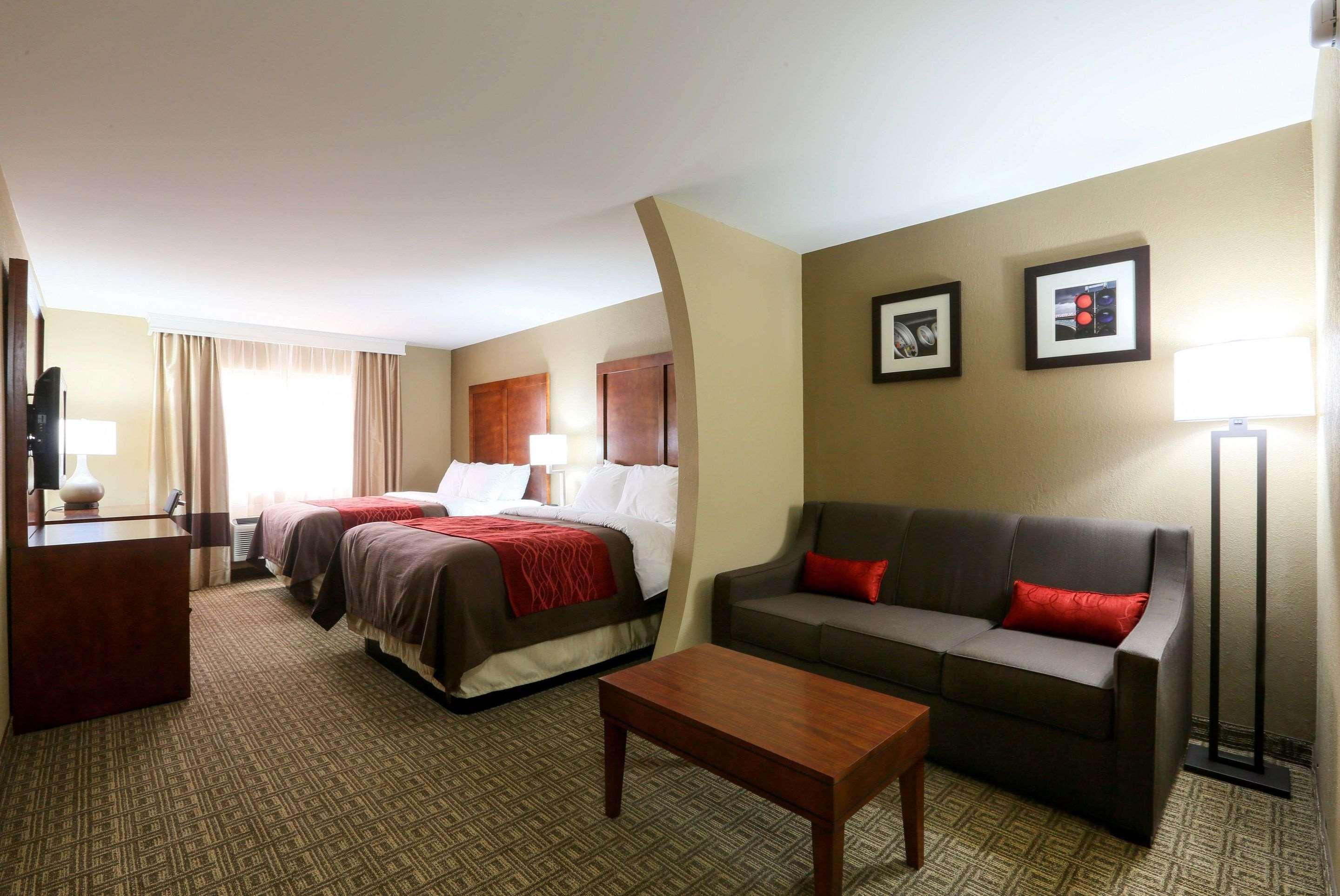 Comfort Inn & Suites Leeds I-20 — photo 5