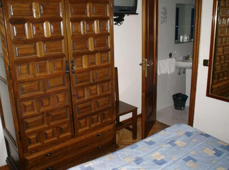 Hostal Hispano — photo 5
