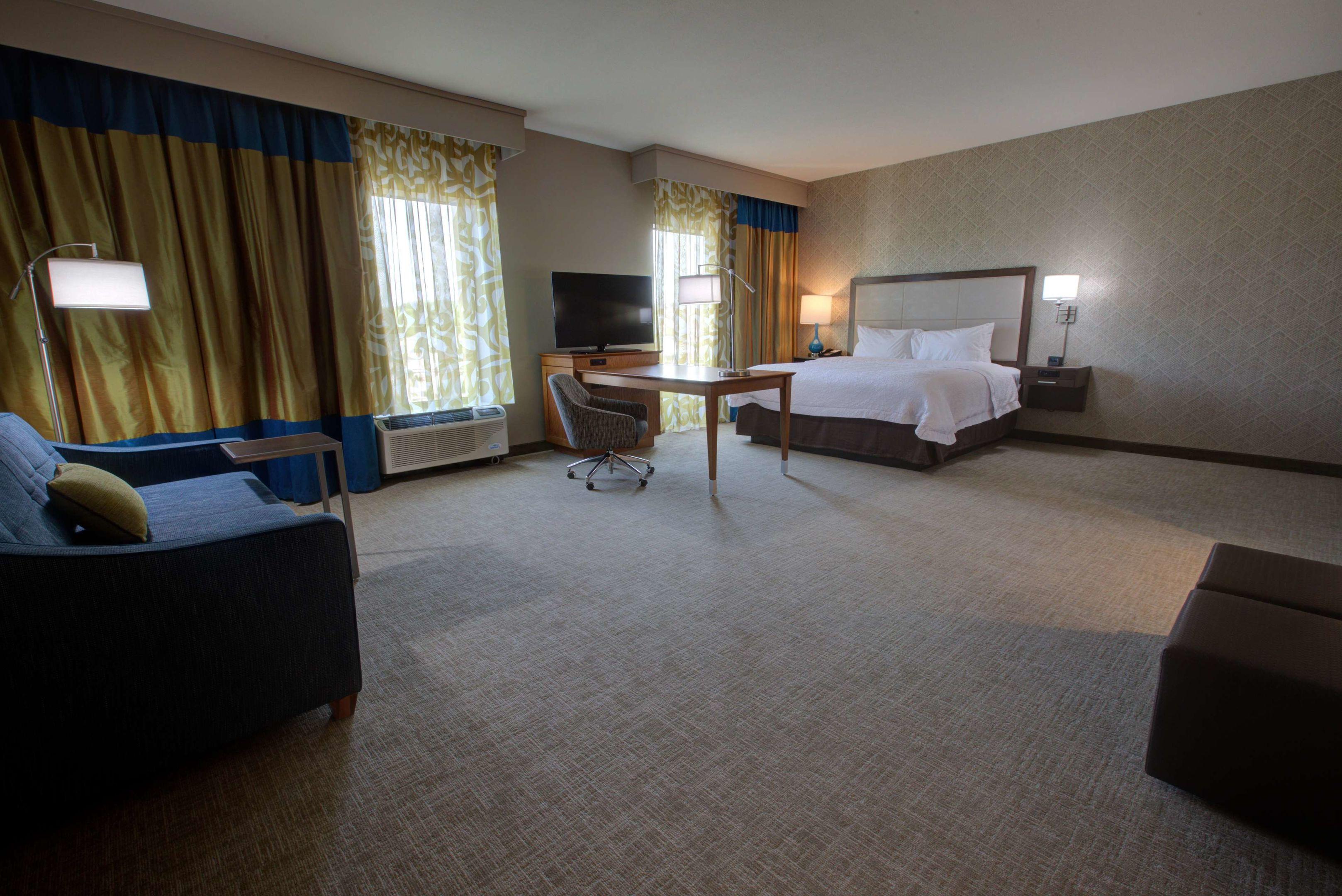 Hampton Inn & Suites Tampa Busch Gardens Area — photo 5