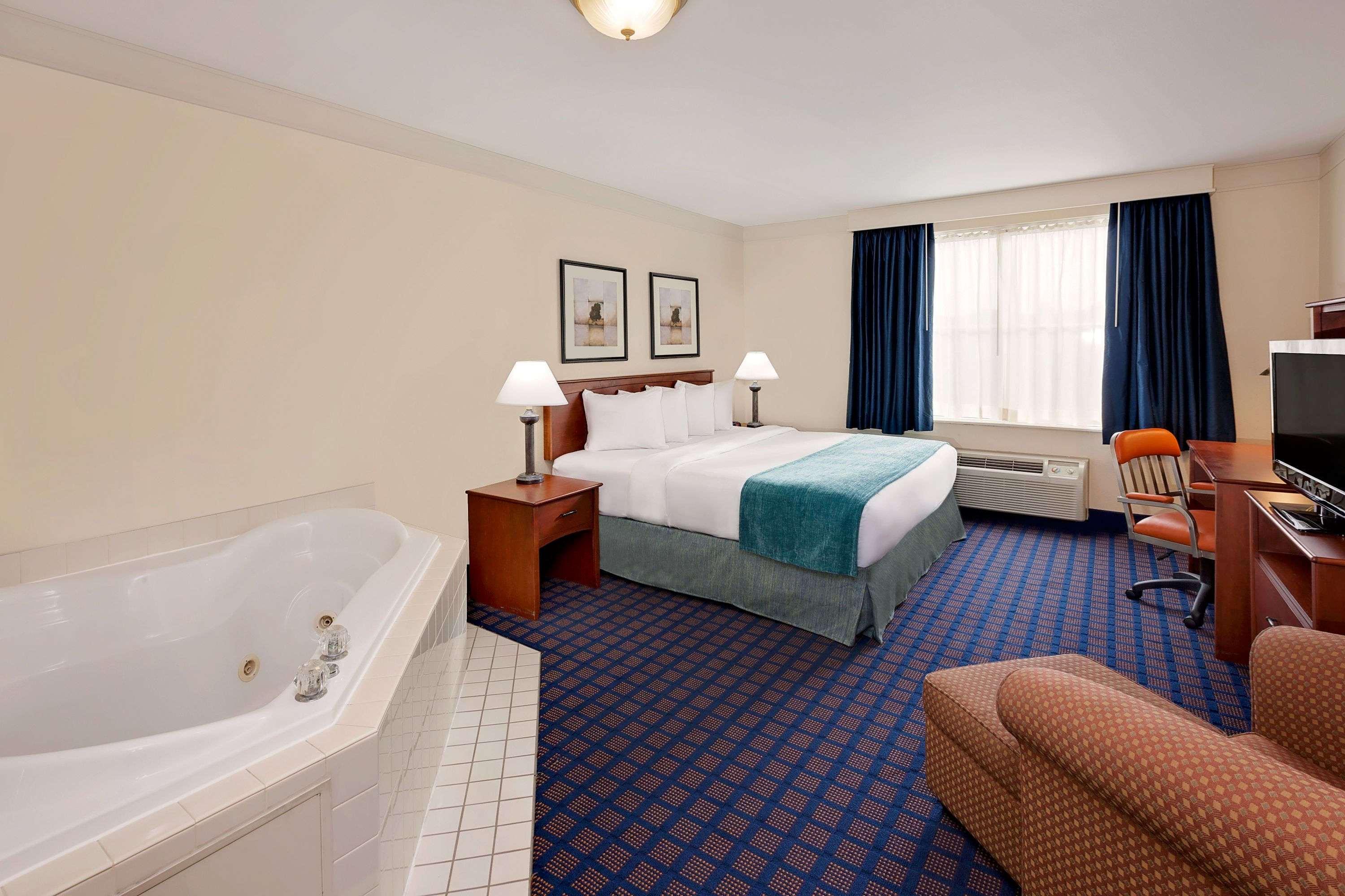 Baymont Inn and Suites Grand Rapids SW/Byron Center — photo 5