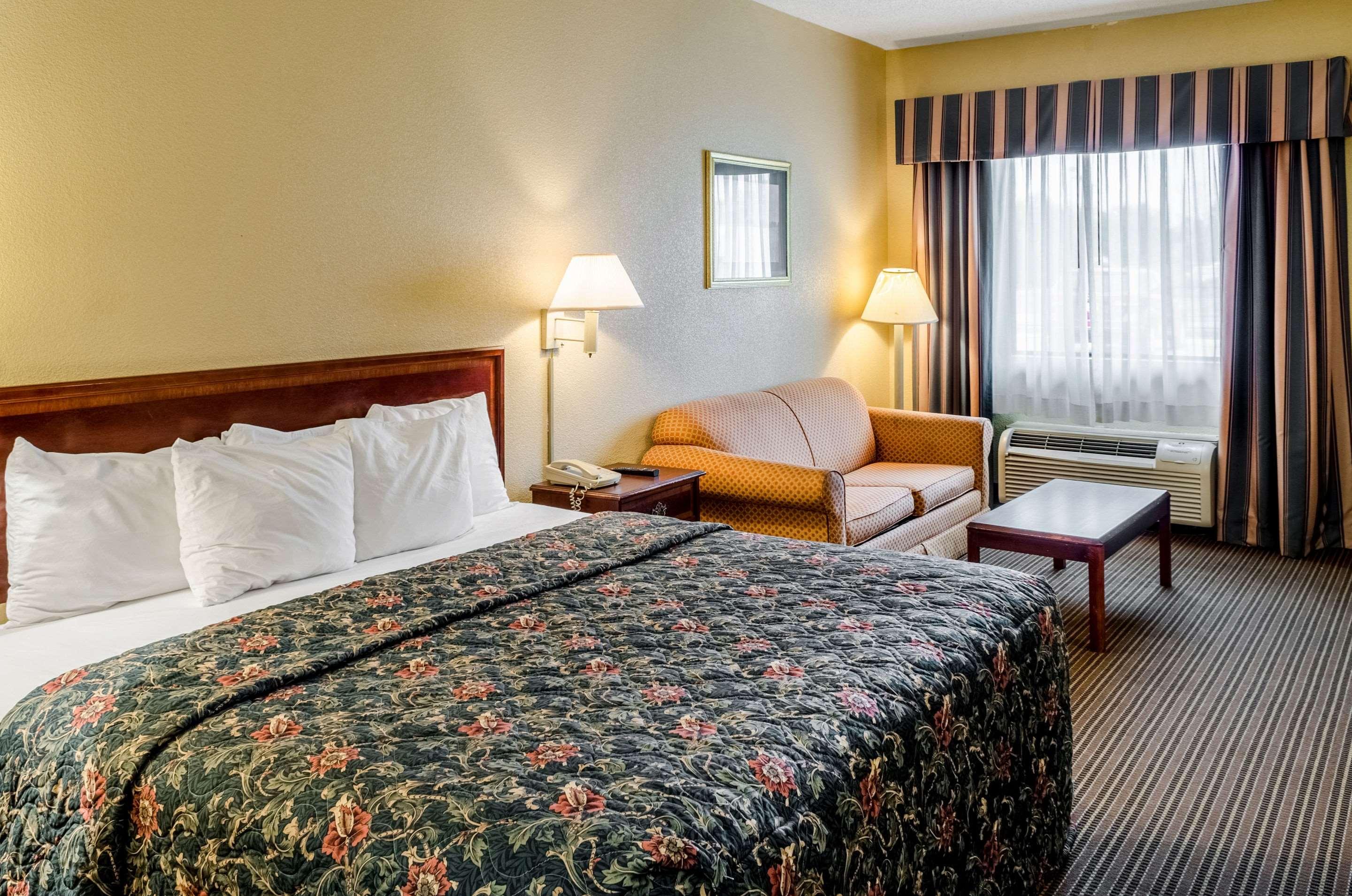 Rodeway Inn — photo 4