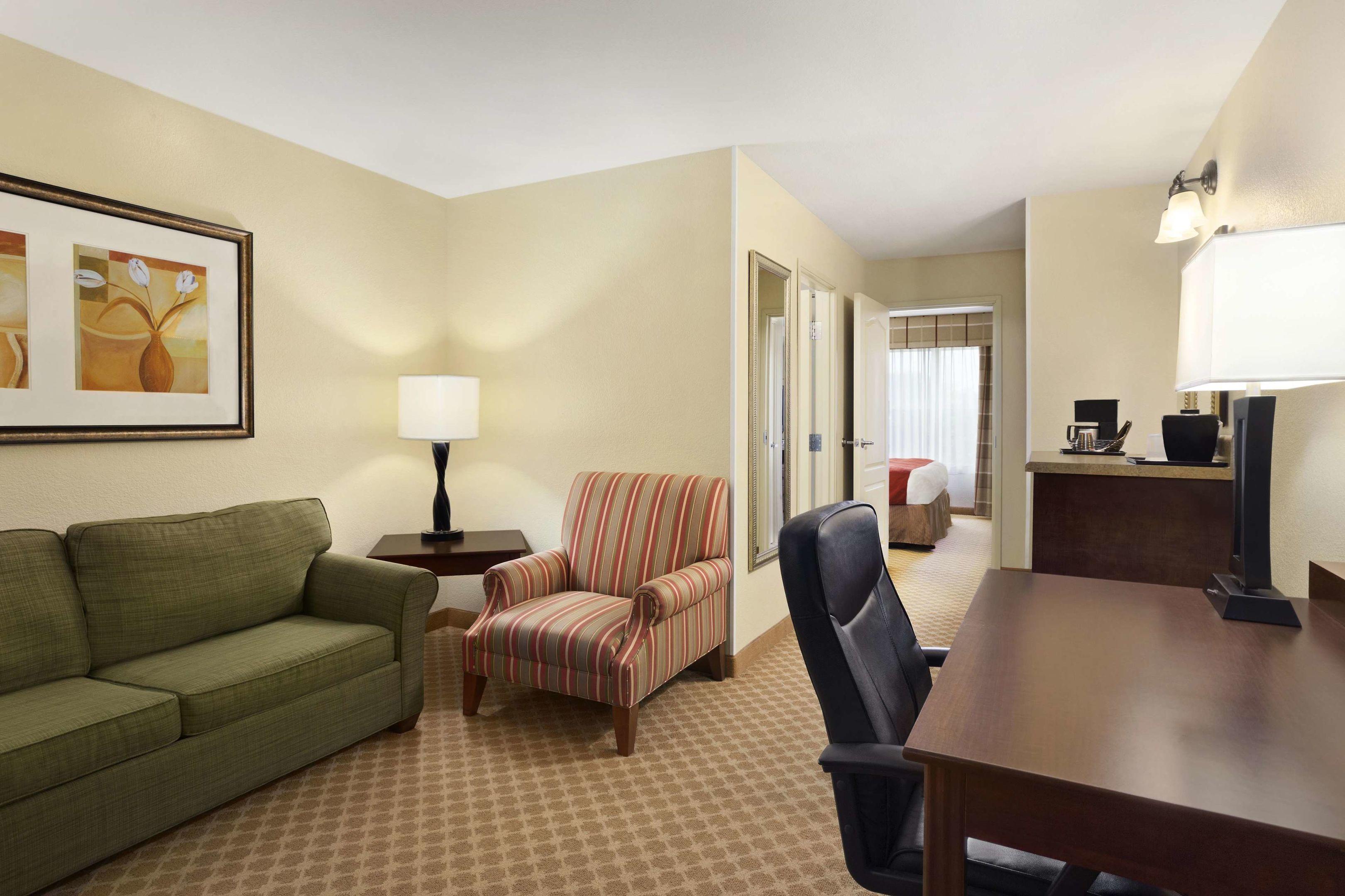 Country Inn & Suites by Radisson, Dothan, AL — photo 4