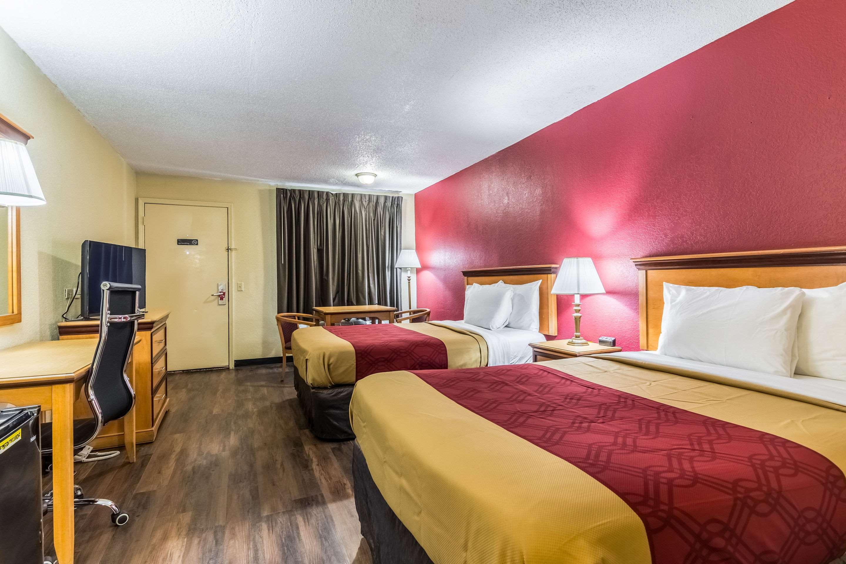Econo Lodge — photo 5