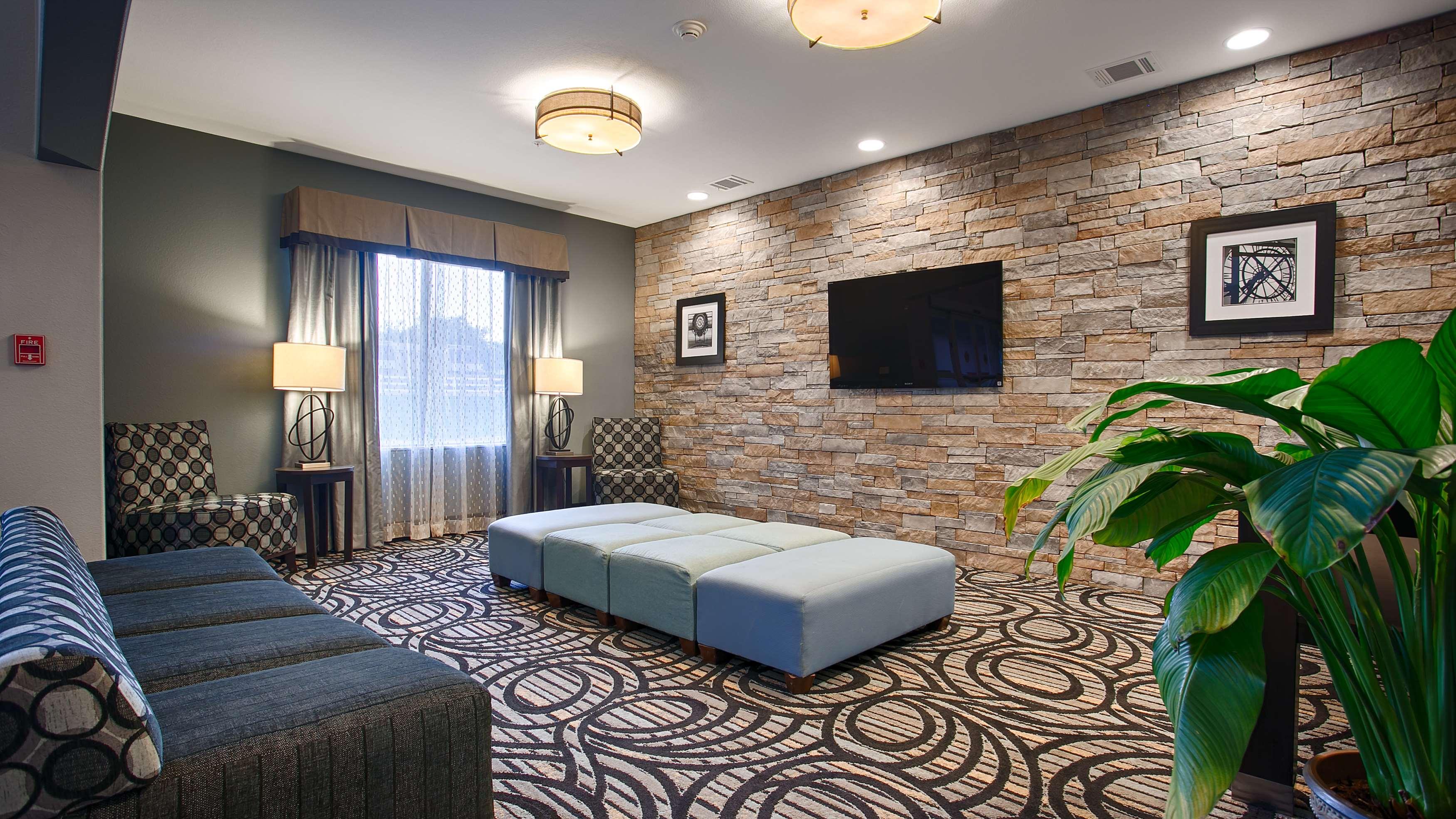 Best Western Plus Sand Bass Inn & Suites — photo 5