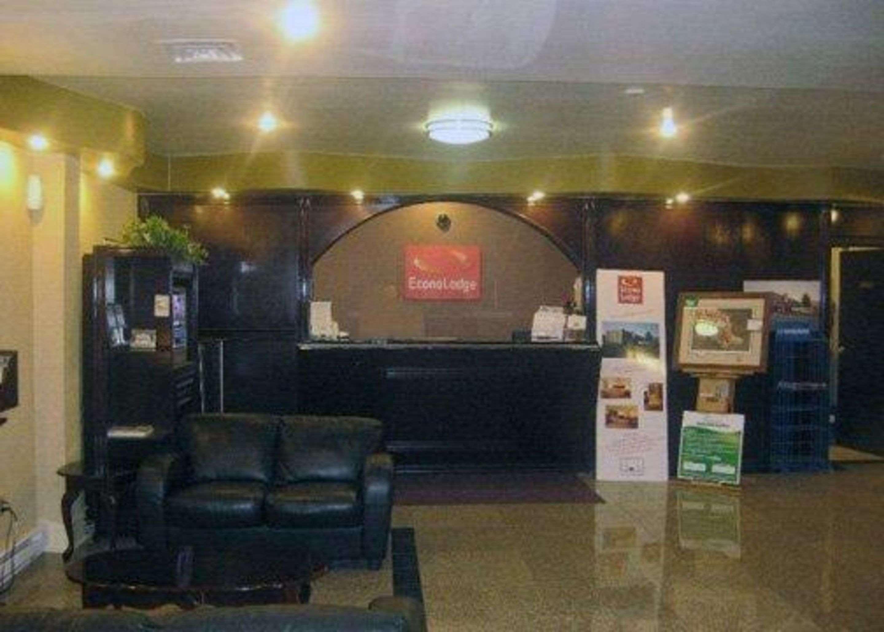 Econo Lodge London — photo 4