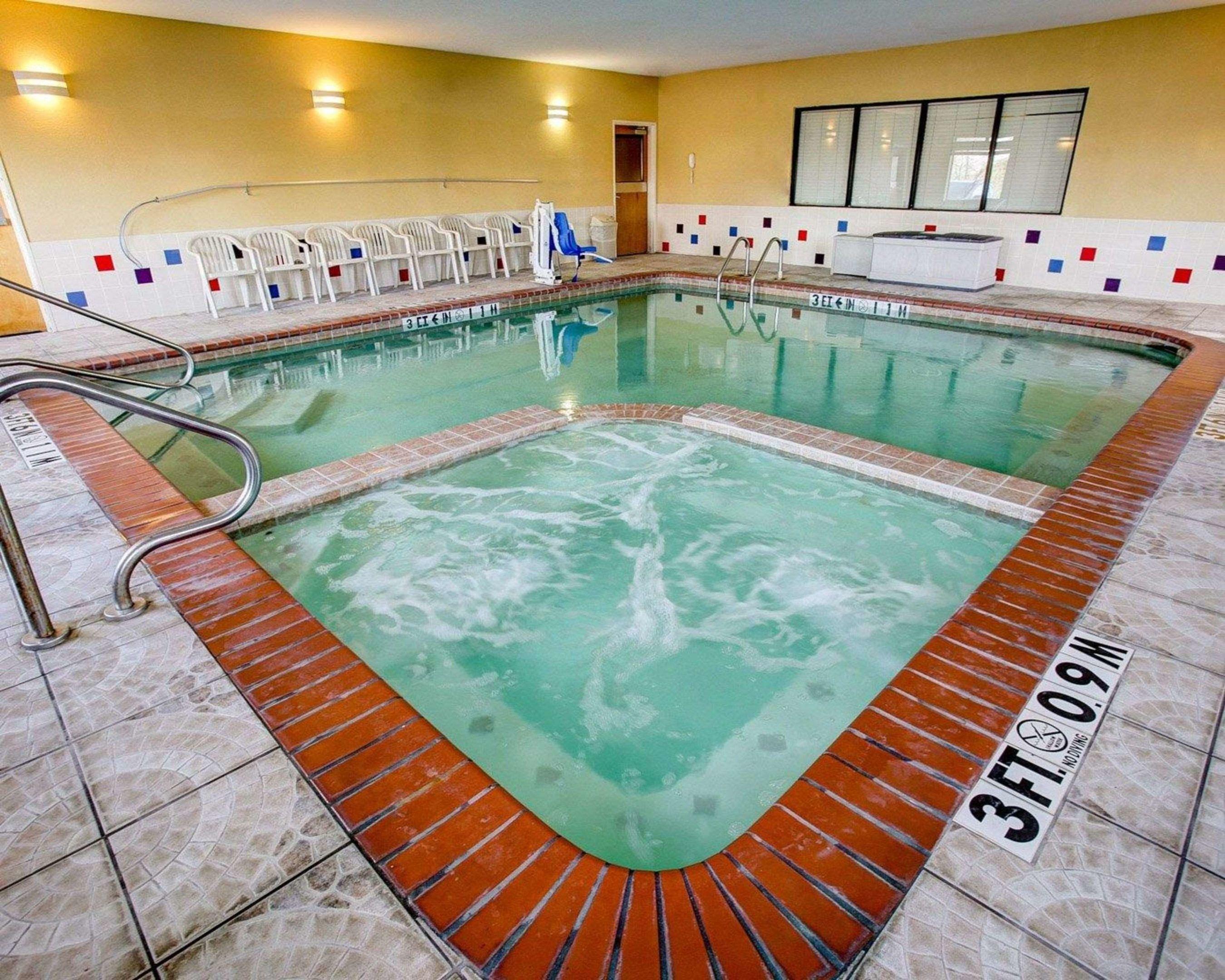 Comfort Suites Brenham — photo 4
