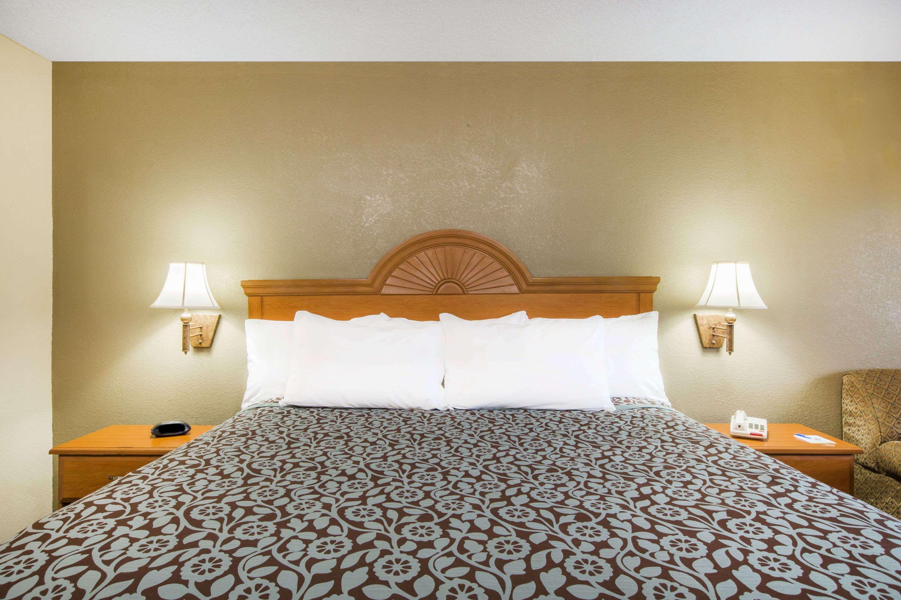 Days Inn by Wyndham Tallulah — photo 4