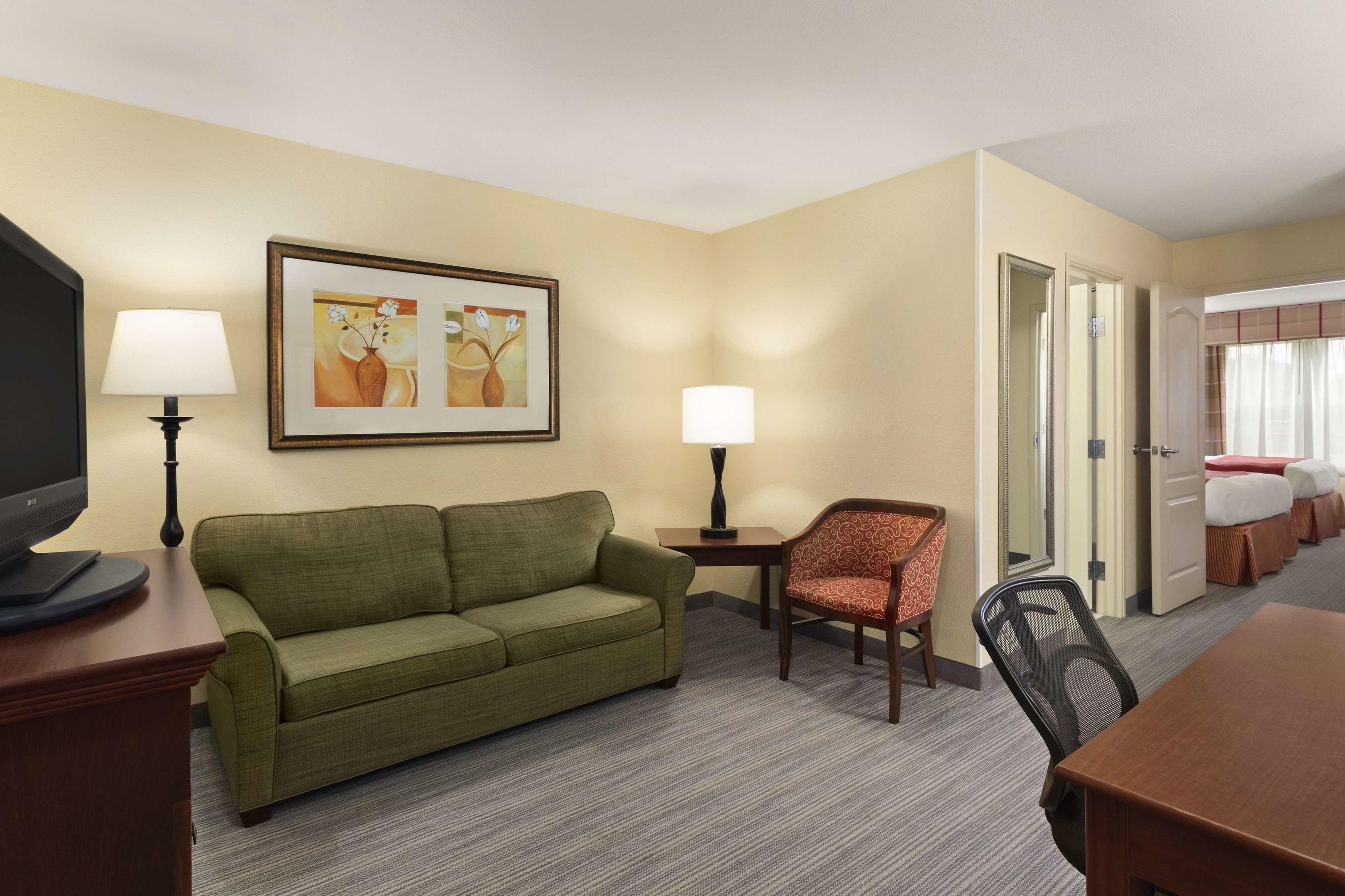 Country Inn & Suites by Radisson, Dothan, AL — photo 3