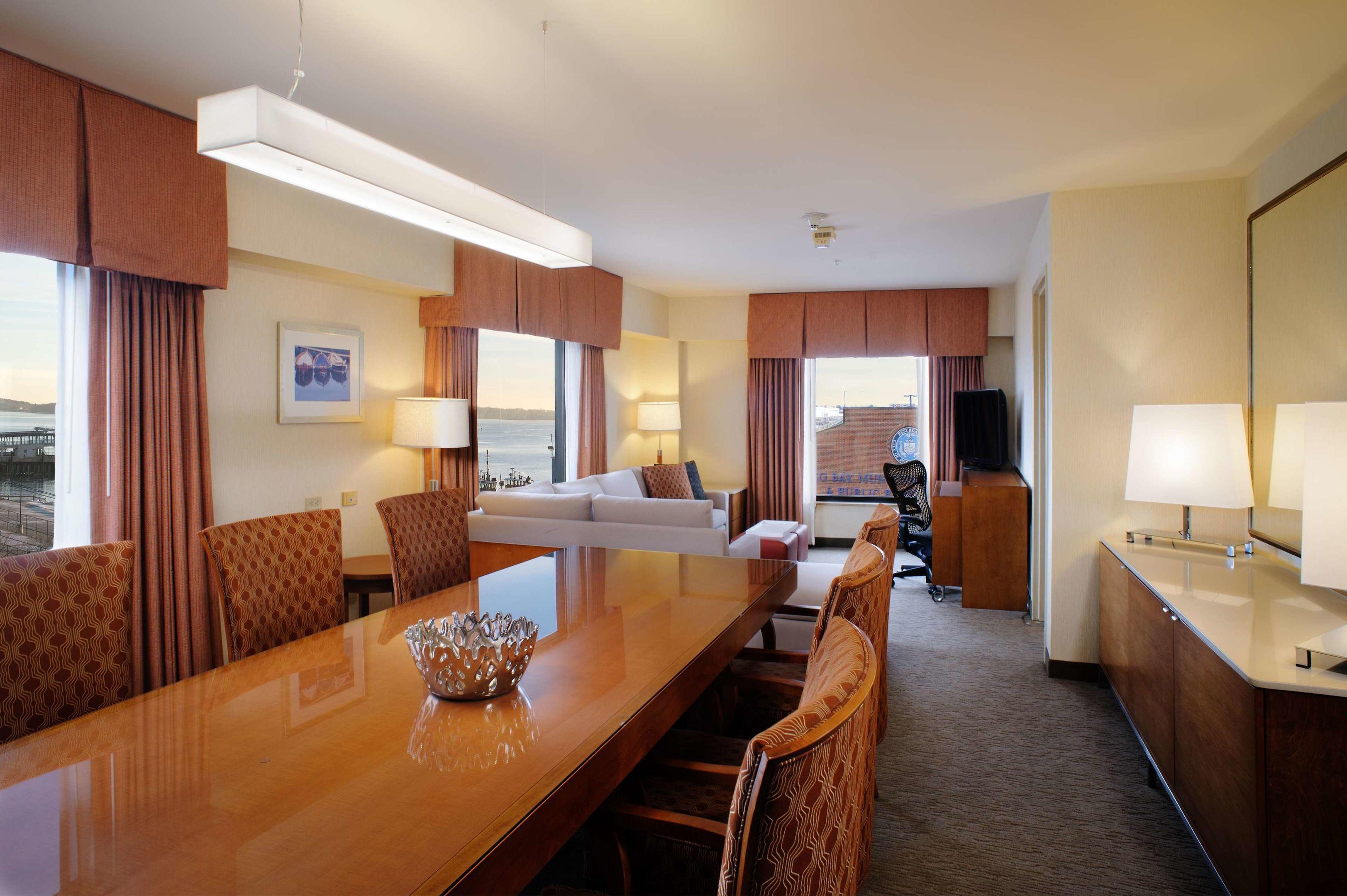 Hilton Garden Inn Portland Downtown Waterfront — photo 4