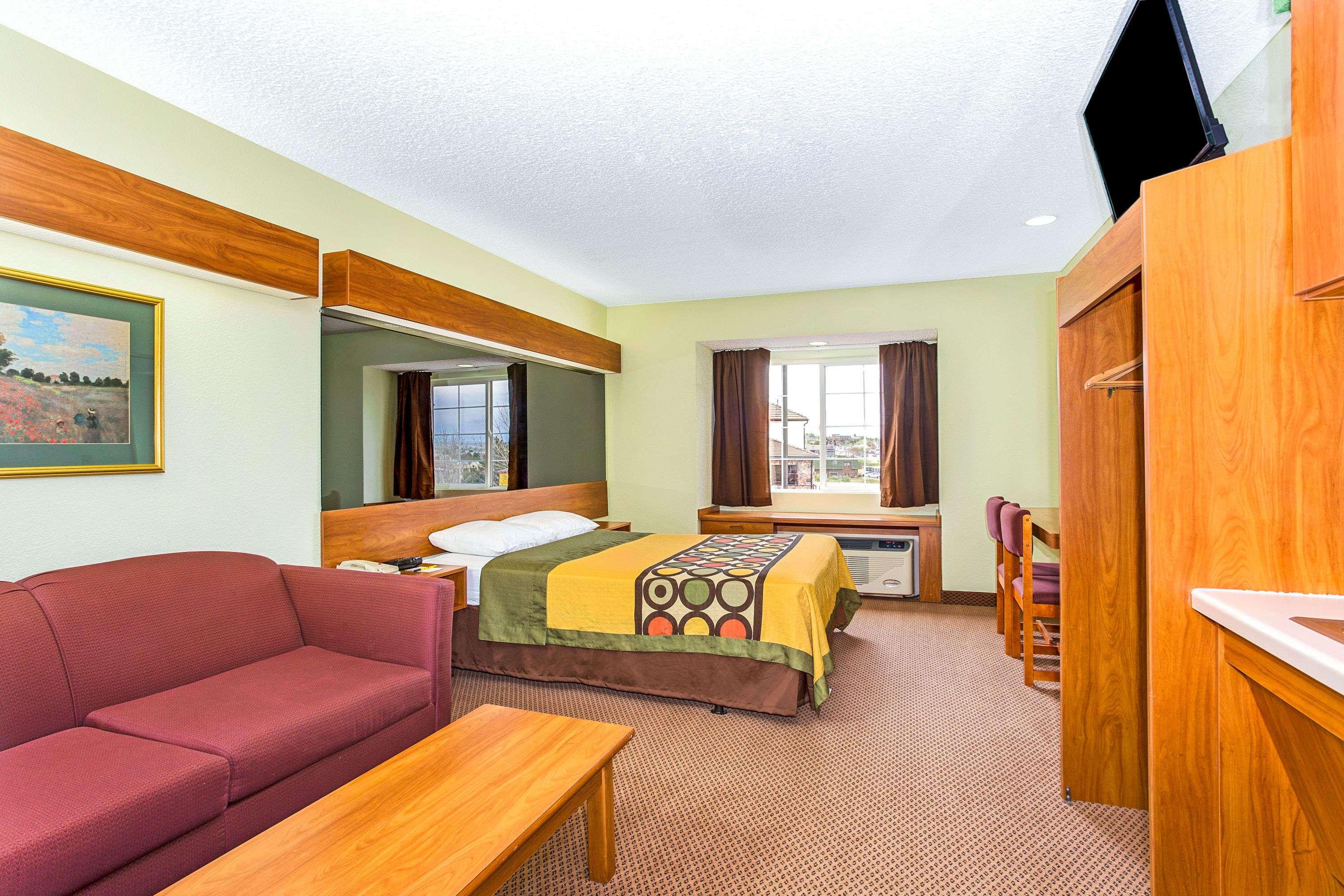 Super 8 by Wyndham Parker/SE Denver Area — photo 3
