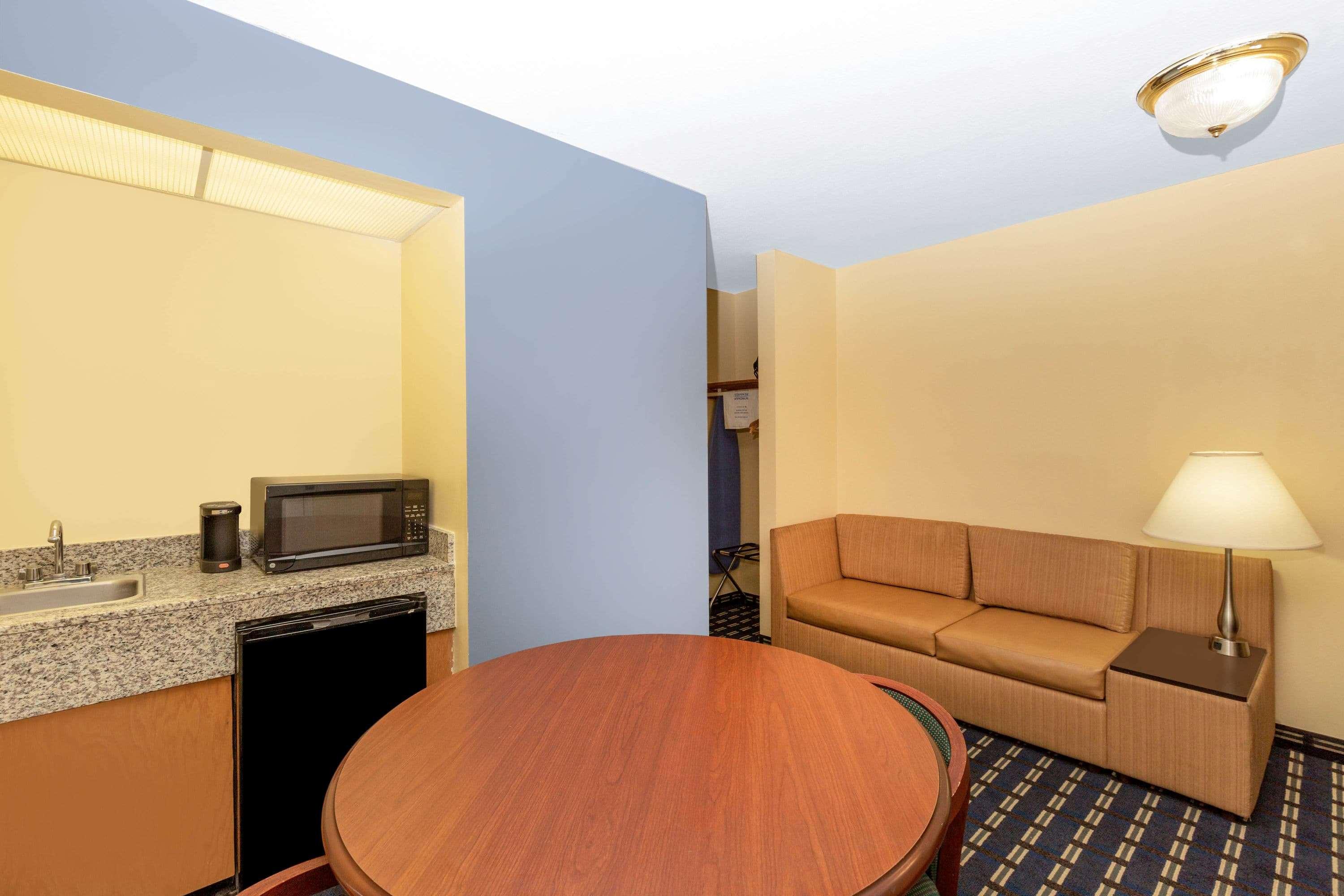 Days Inn by Wyndham Chillicothe — photo 4