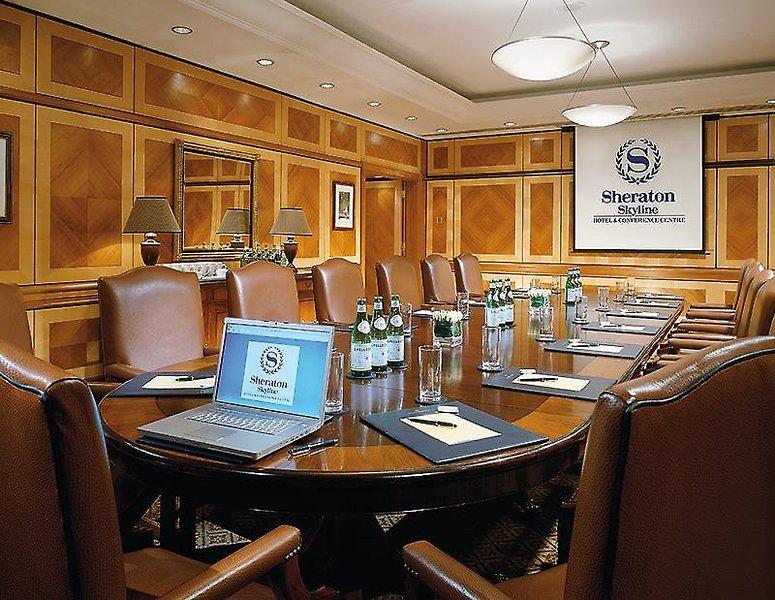 Sheraton Skyline Hotel London Heathrow — photo 4