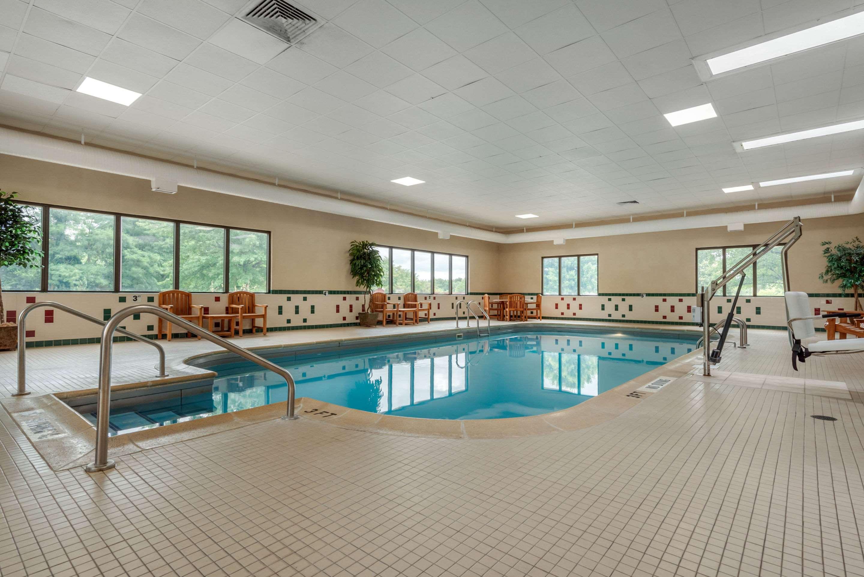 Comfort Suites Springfield — photo 5
