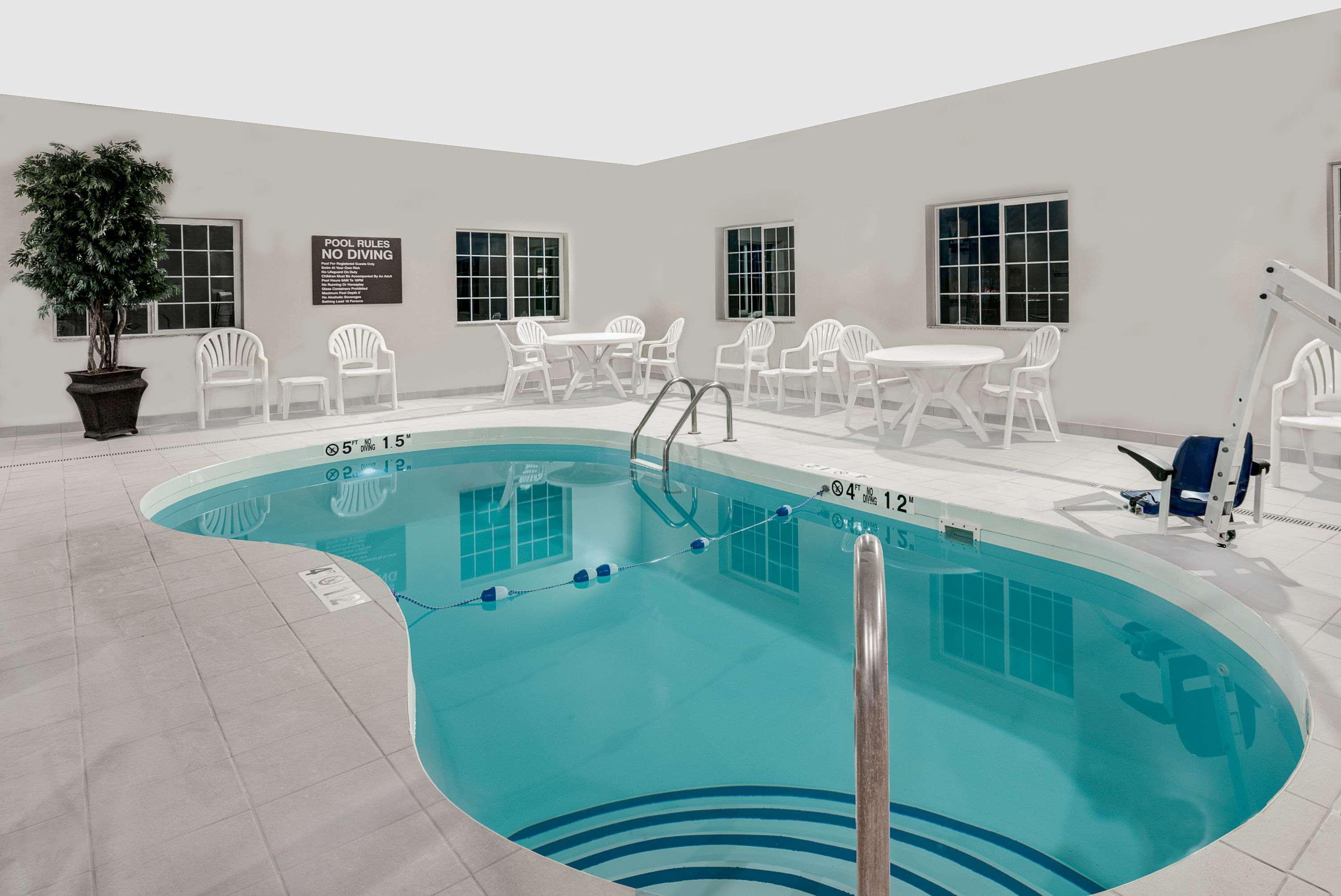 Microtel Inn & Suites Williston — photo 3