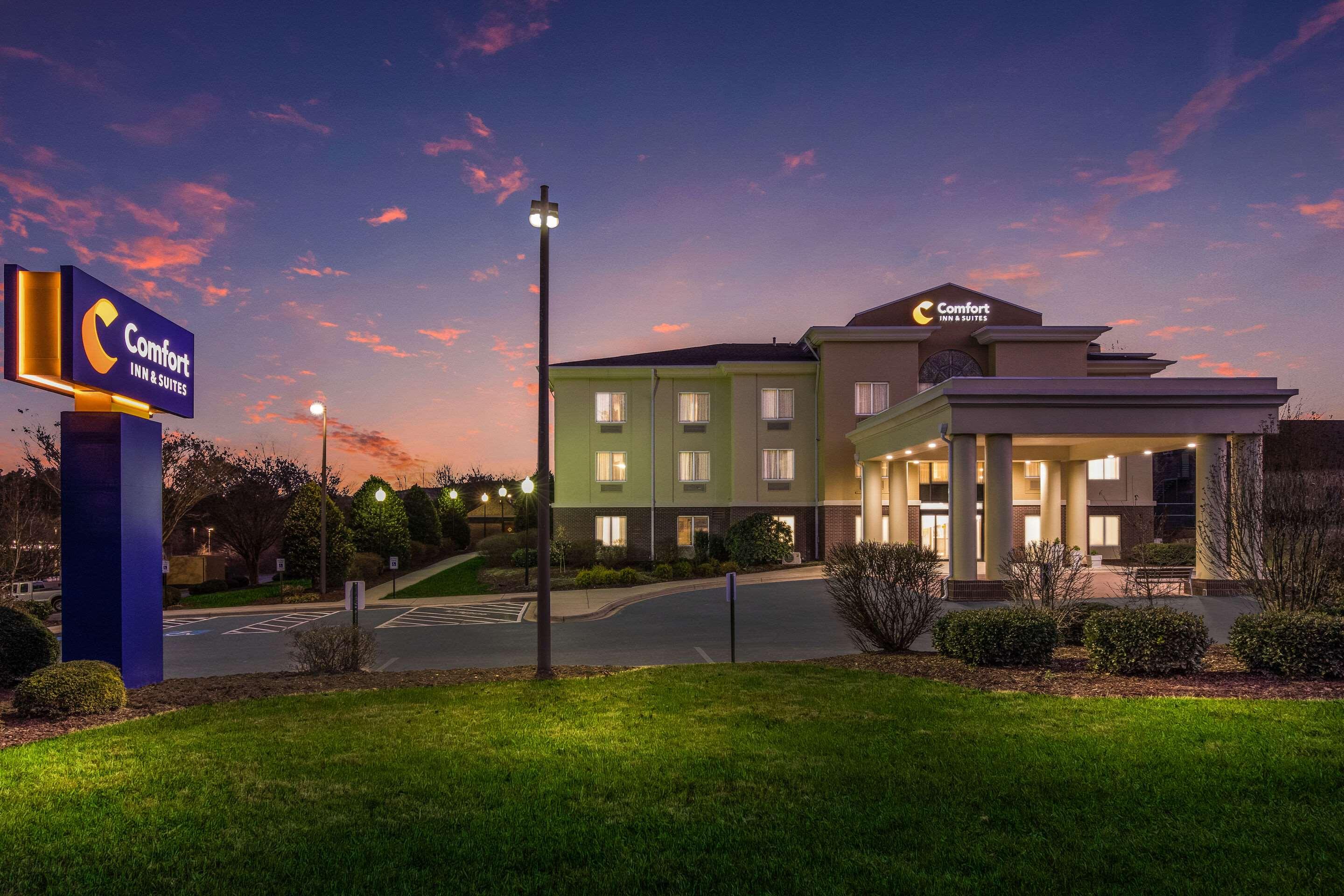 Comfort Inn & Suites — photo 5