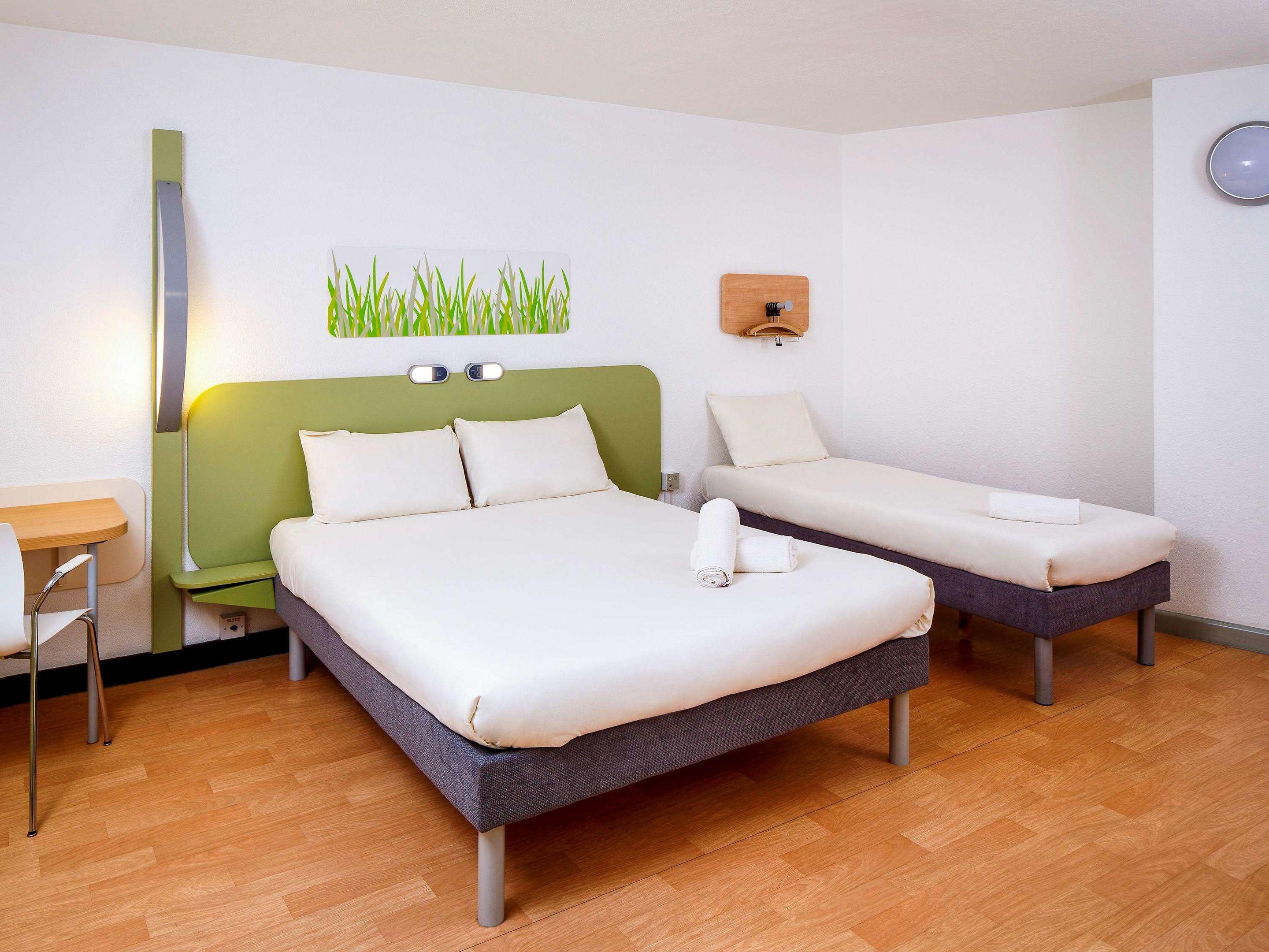 ibis budget London Hounslow — photo 5
