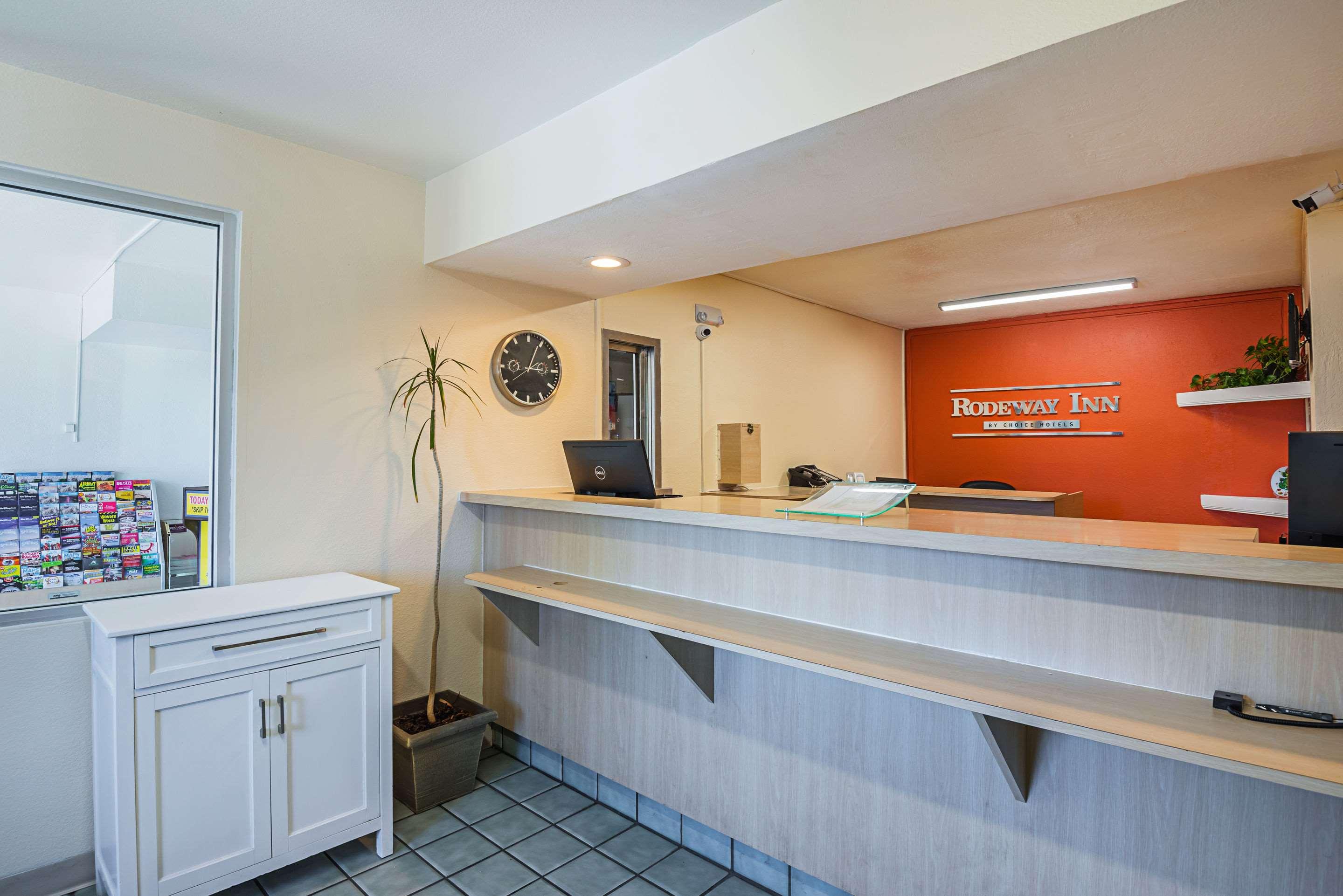 Rodeway Inn Kissimmee Maingate West — photo 5