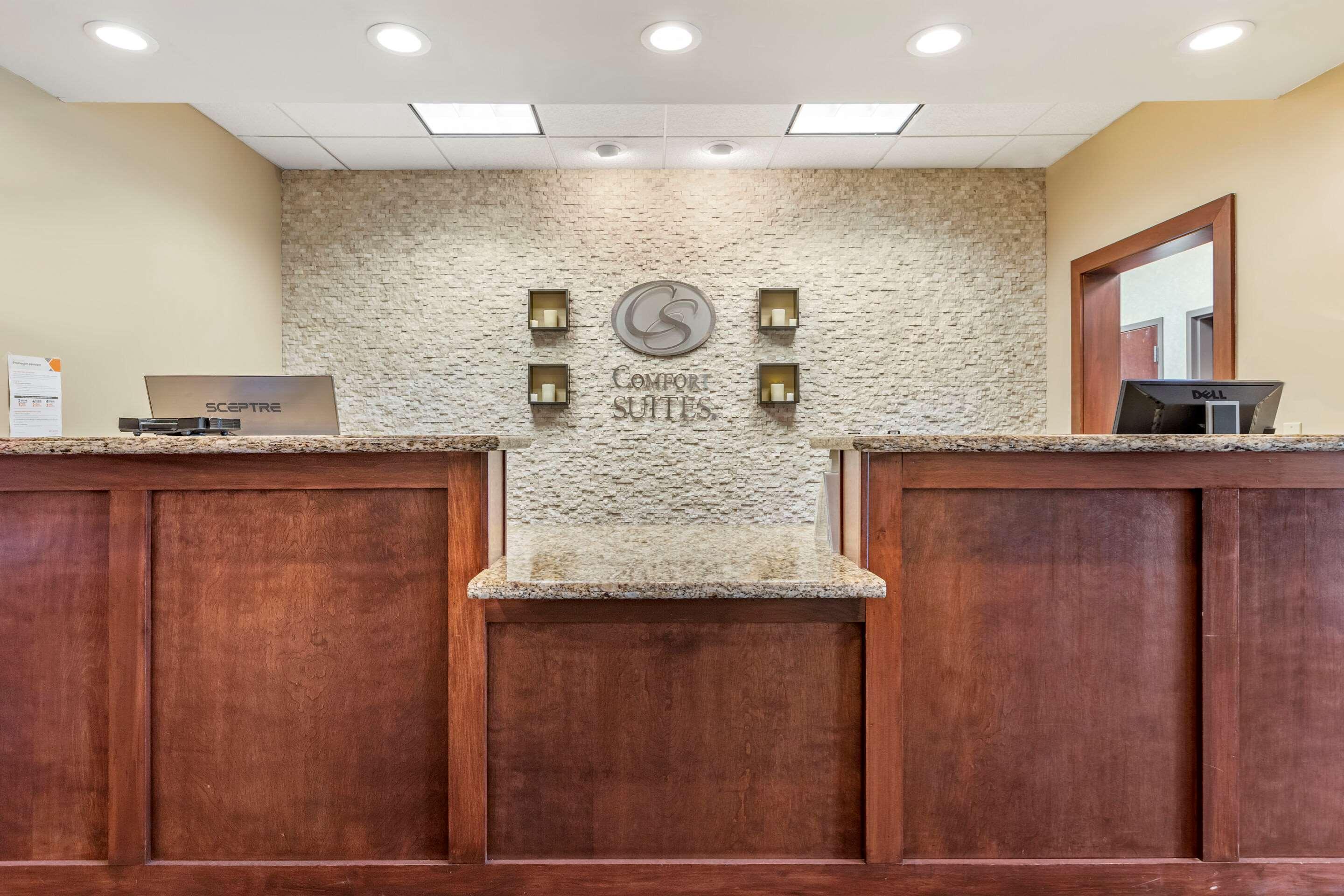 Comfort Suites Grand Rapids North — photo 4