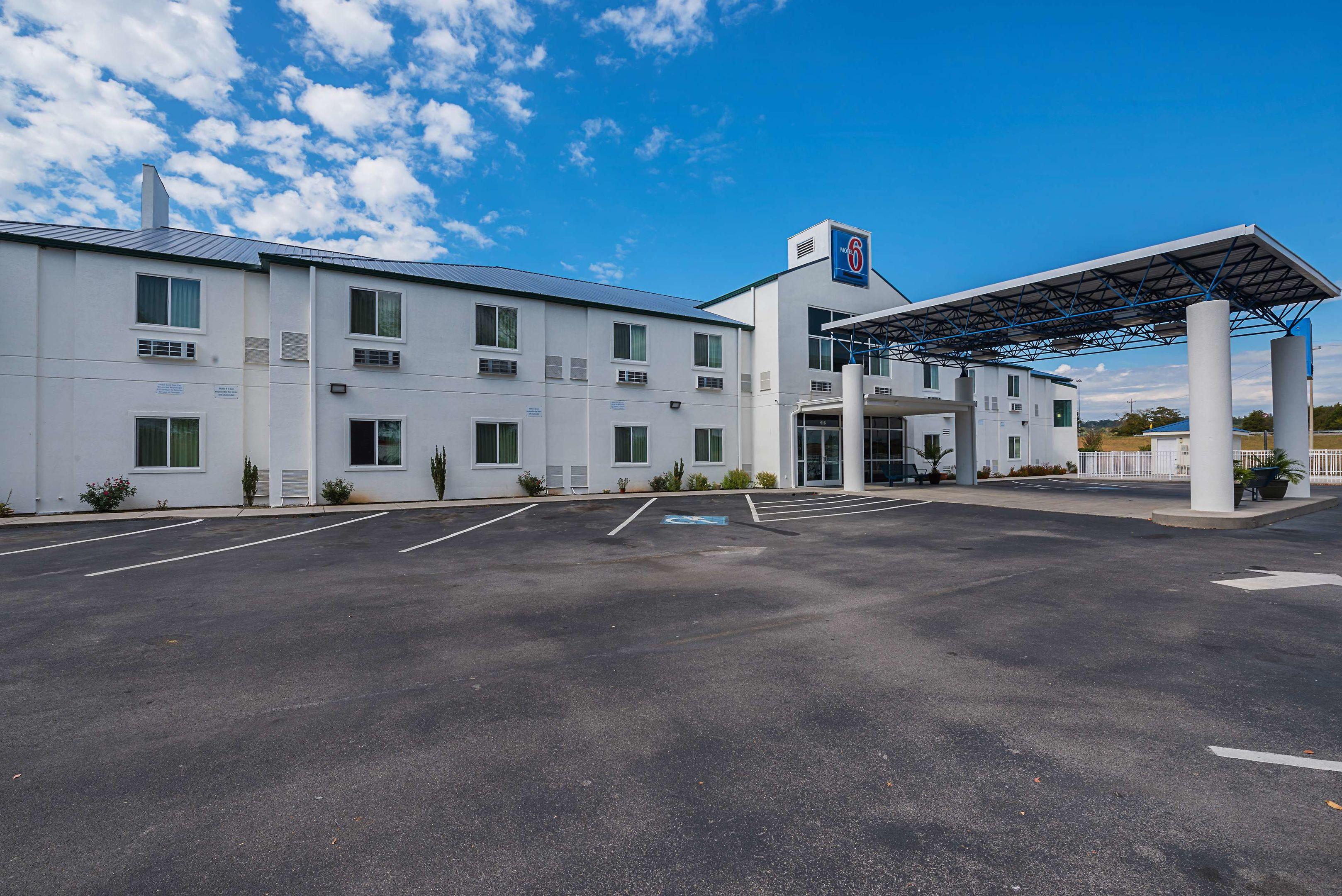 Motel 6 Athens — photo 4