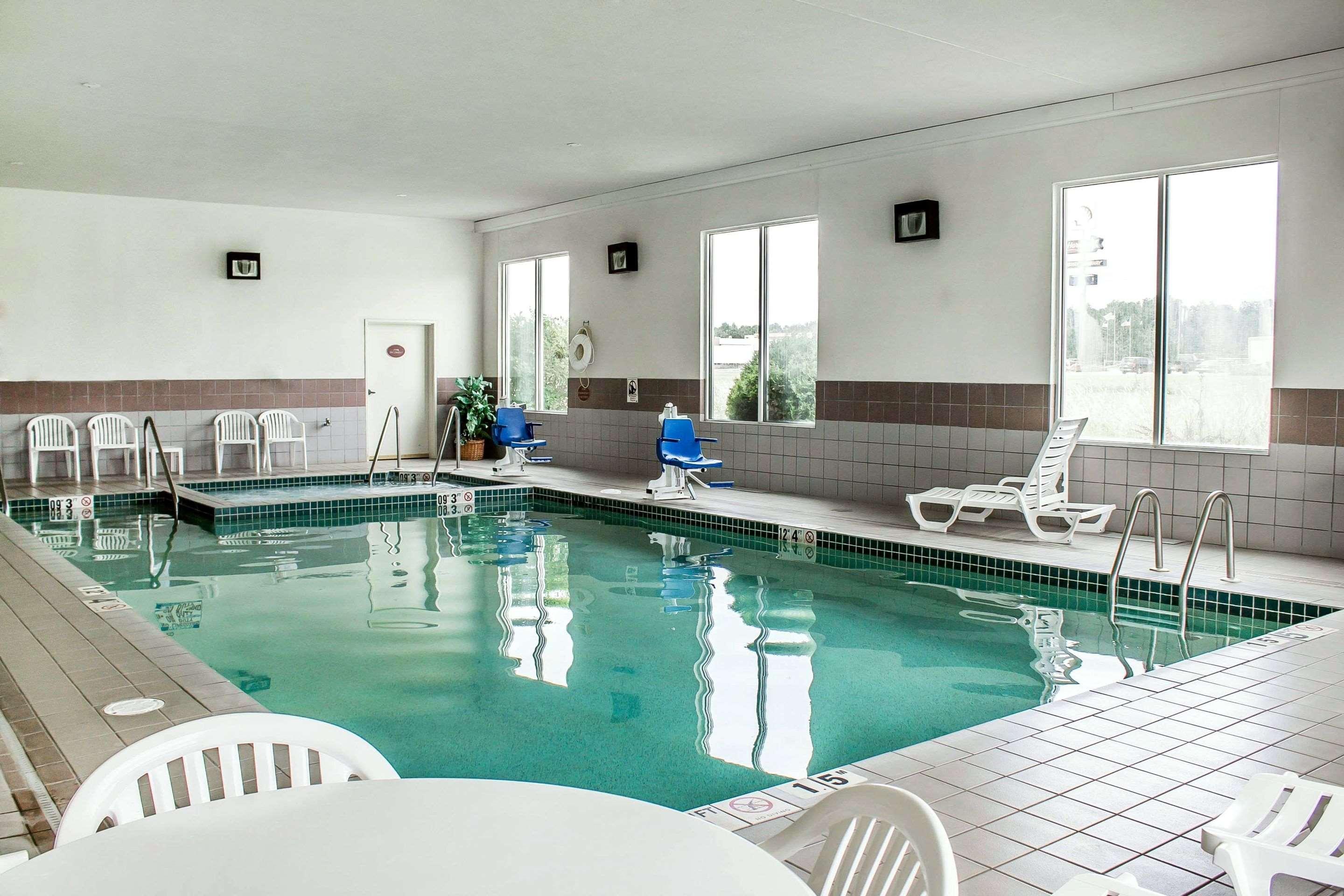 Rodeway Inn — photo 4