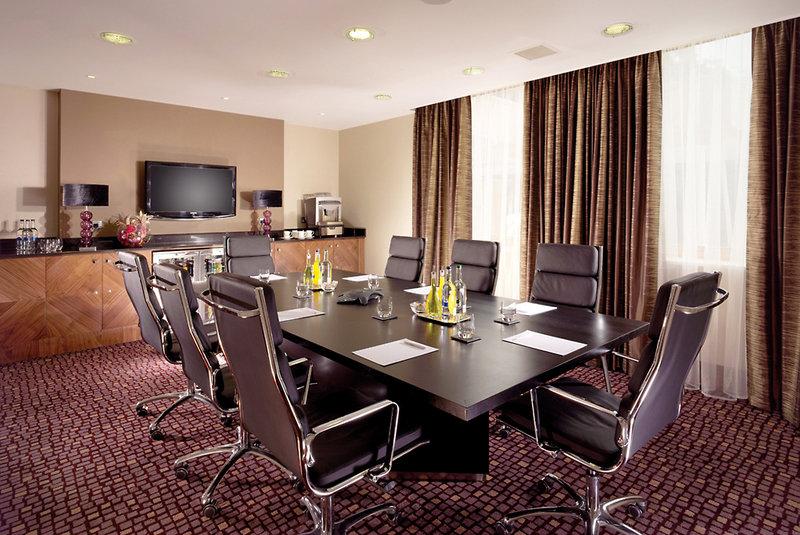Crowne Plaza London Ealing — photo 4