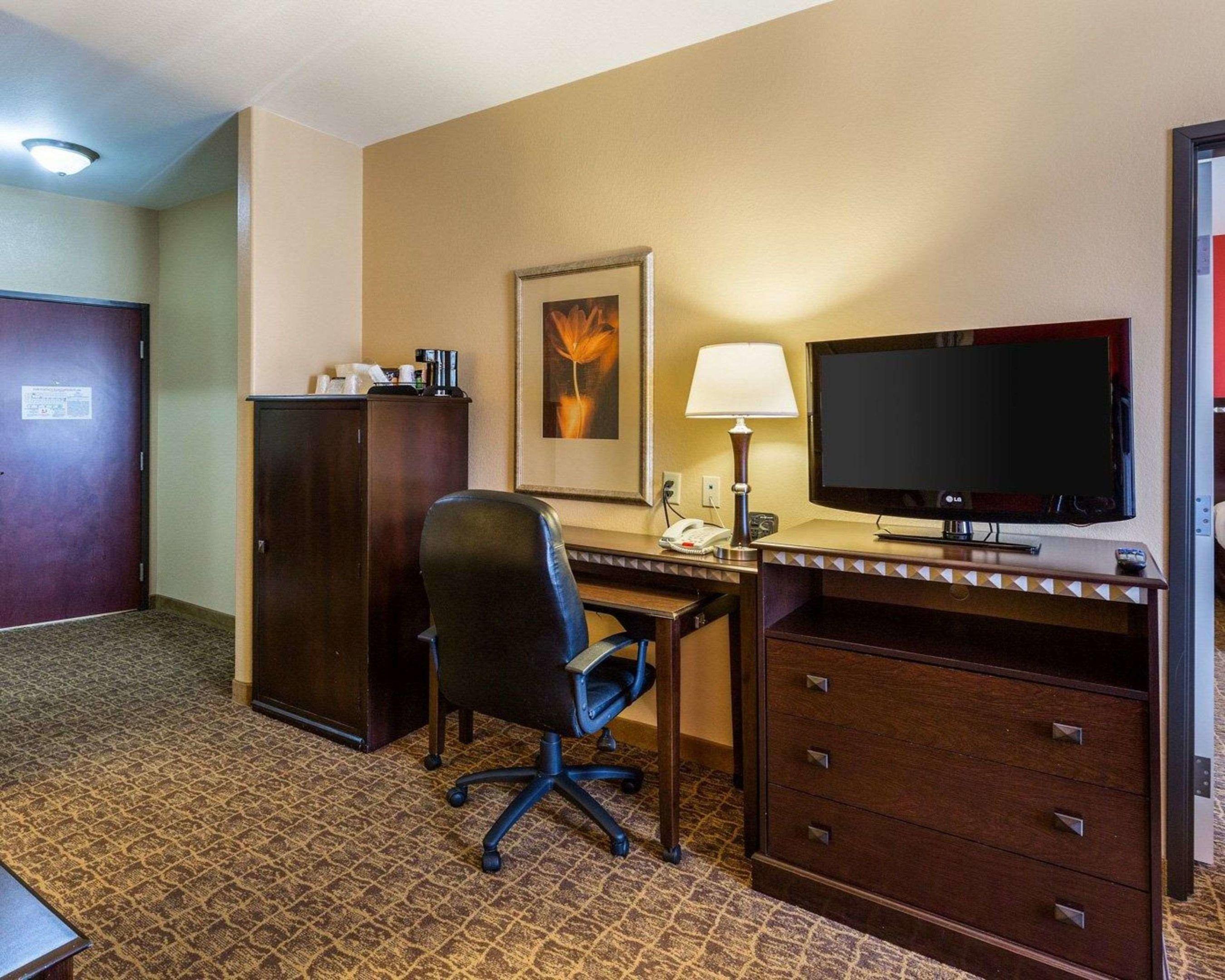Comfort Suites Pearland - South Houston — photo 4