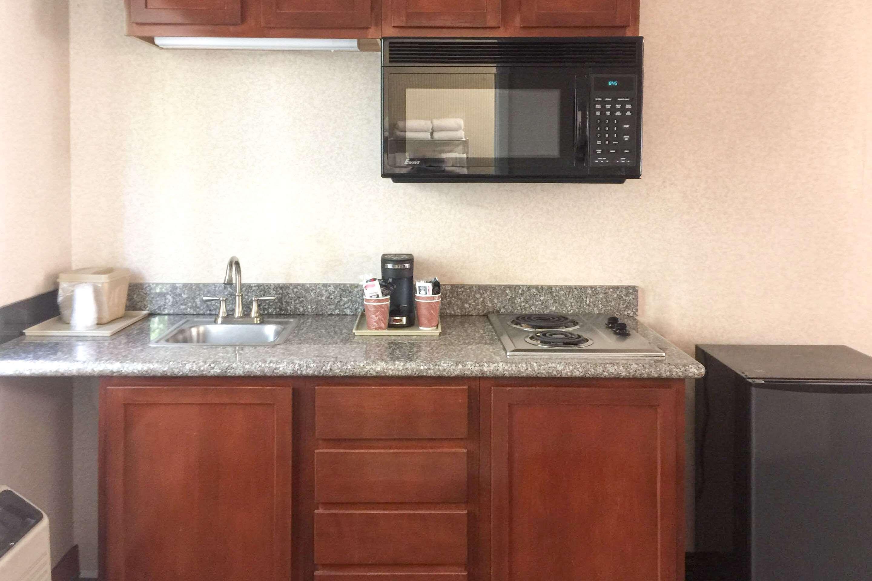 Quality Inn & Suites Oceanside near Camp Pendleton — photo 5