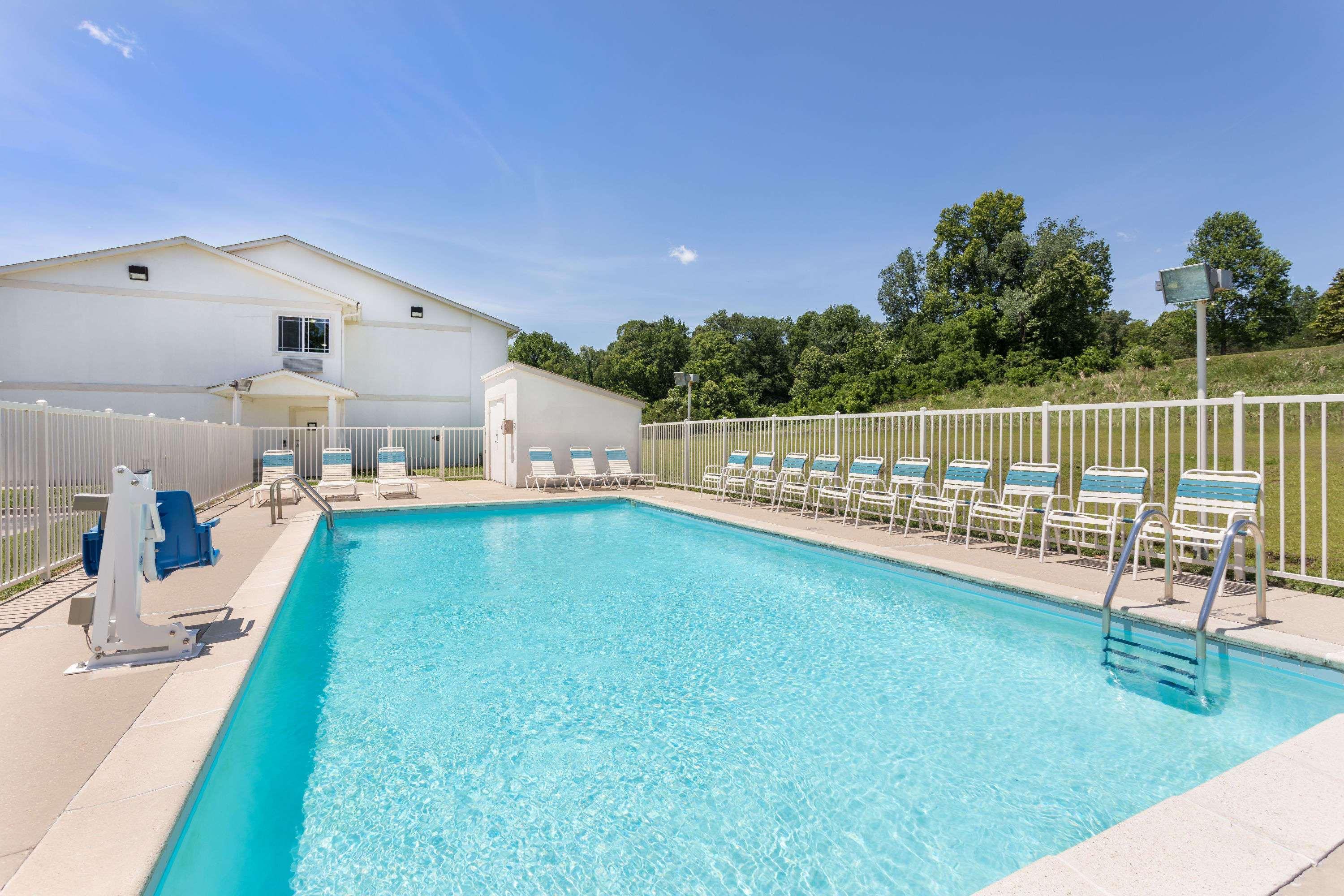 Super 8 by Wyndham Vicksburg — photo 3