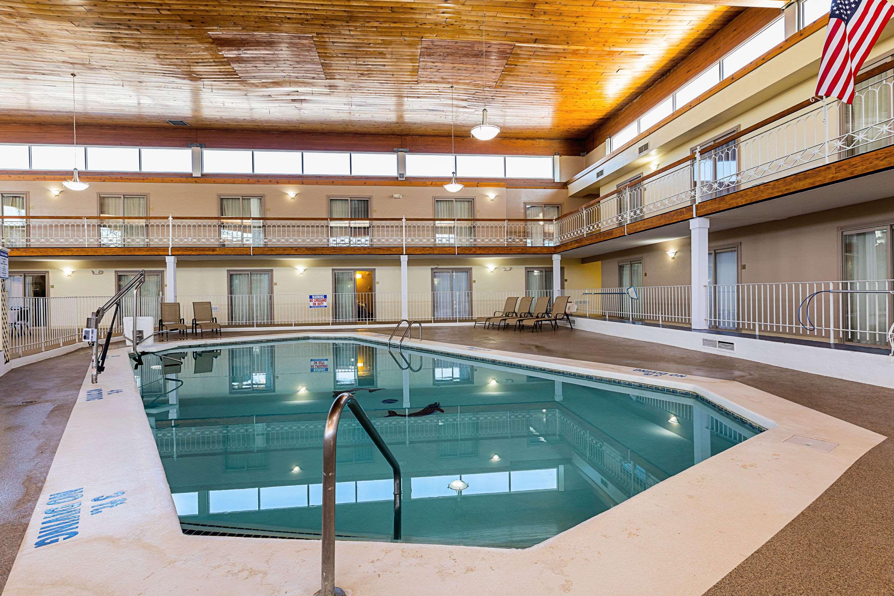 Quality Inn & Suites — photo 4