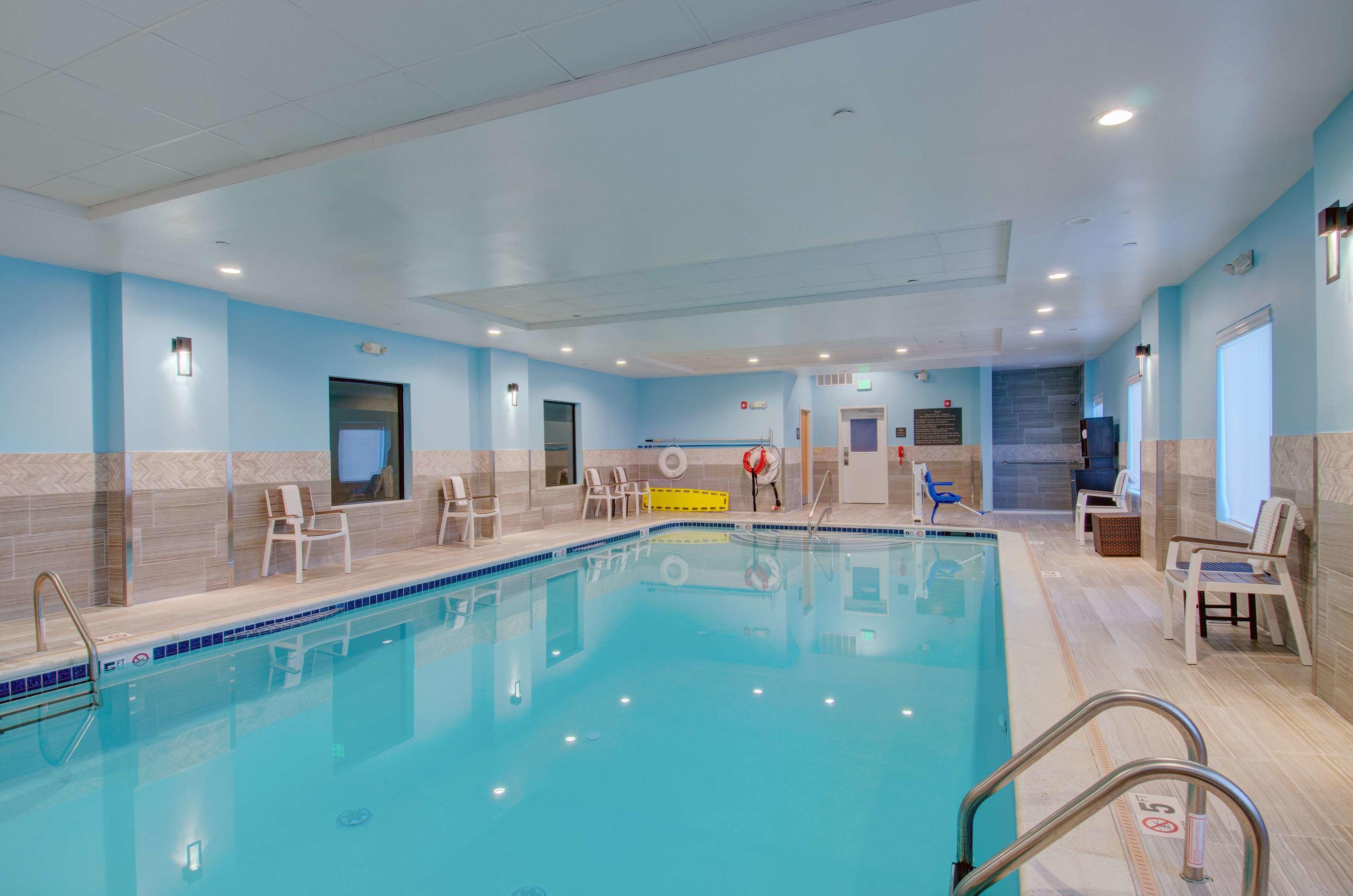 Hampton Inn & Suites Boston Stoughton — photo 4