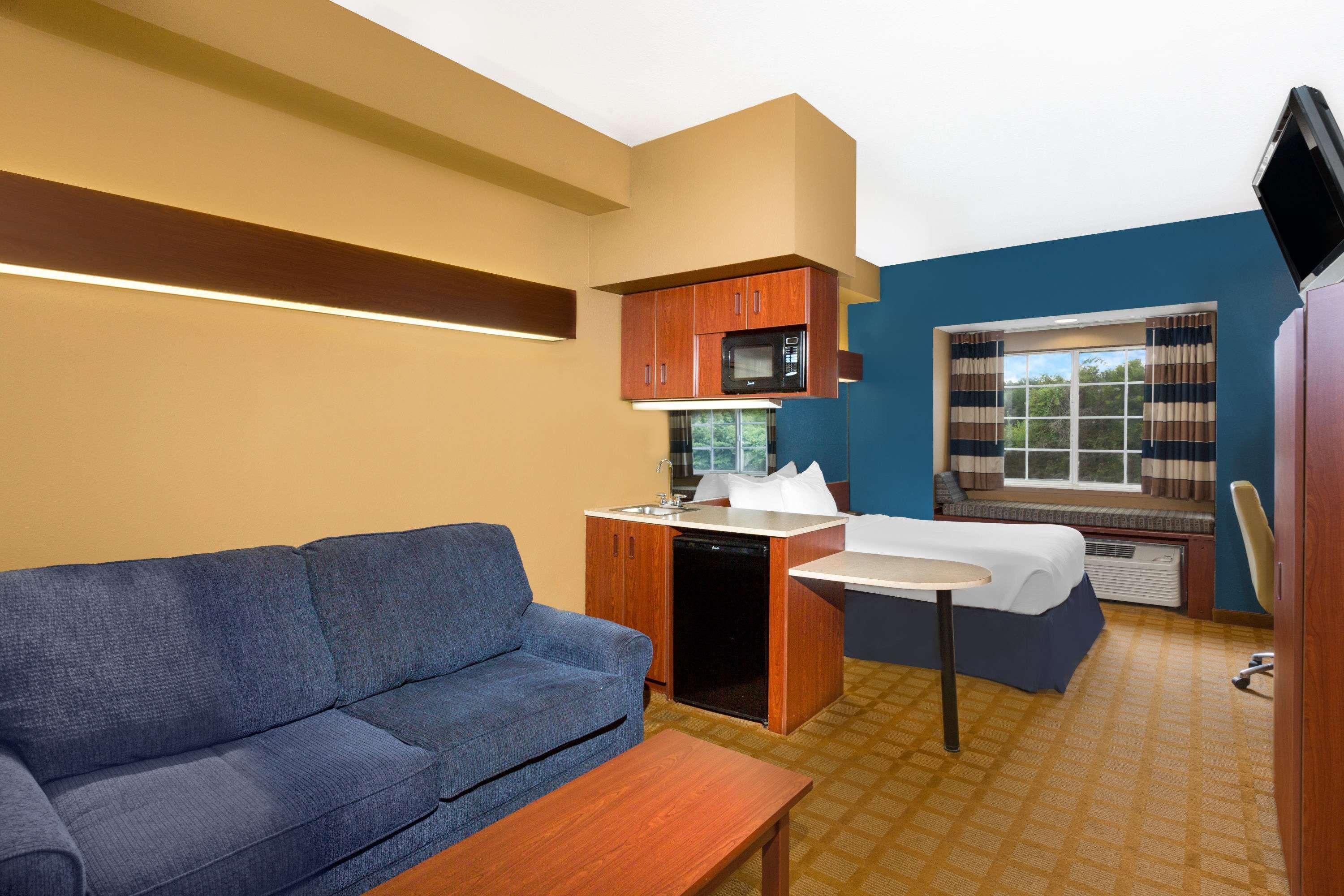 Microtel Inn & Suites by Wyndham Starkville — photo 4