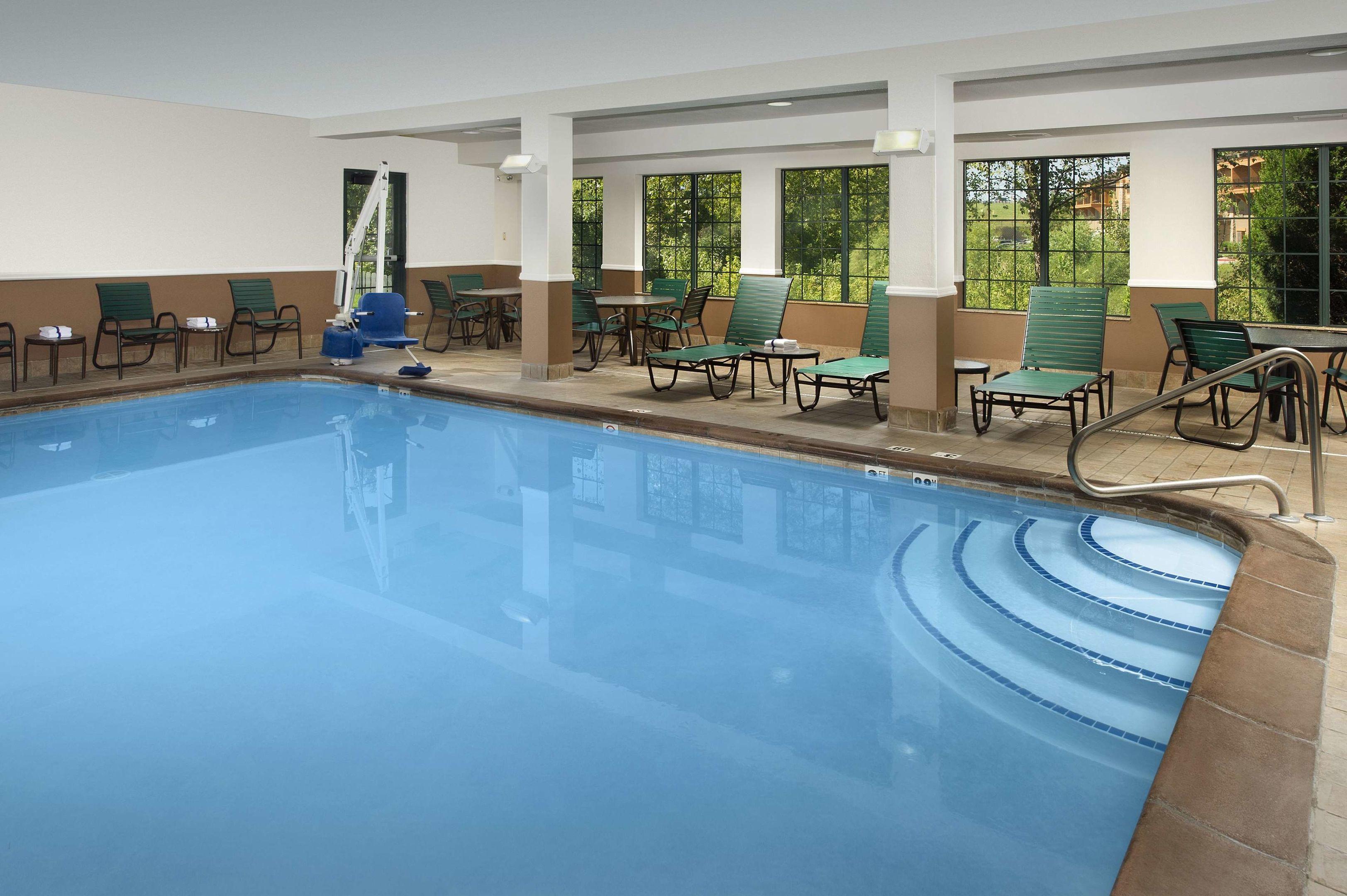 Hampton Inn Kansas City/Village West — photo 5