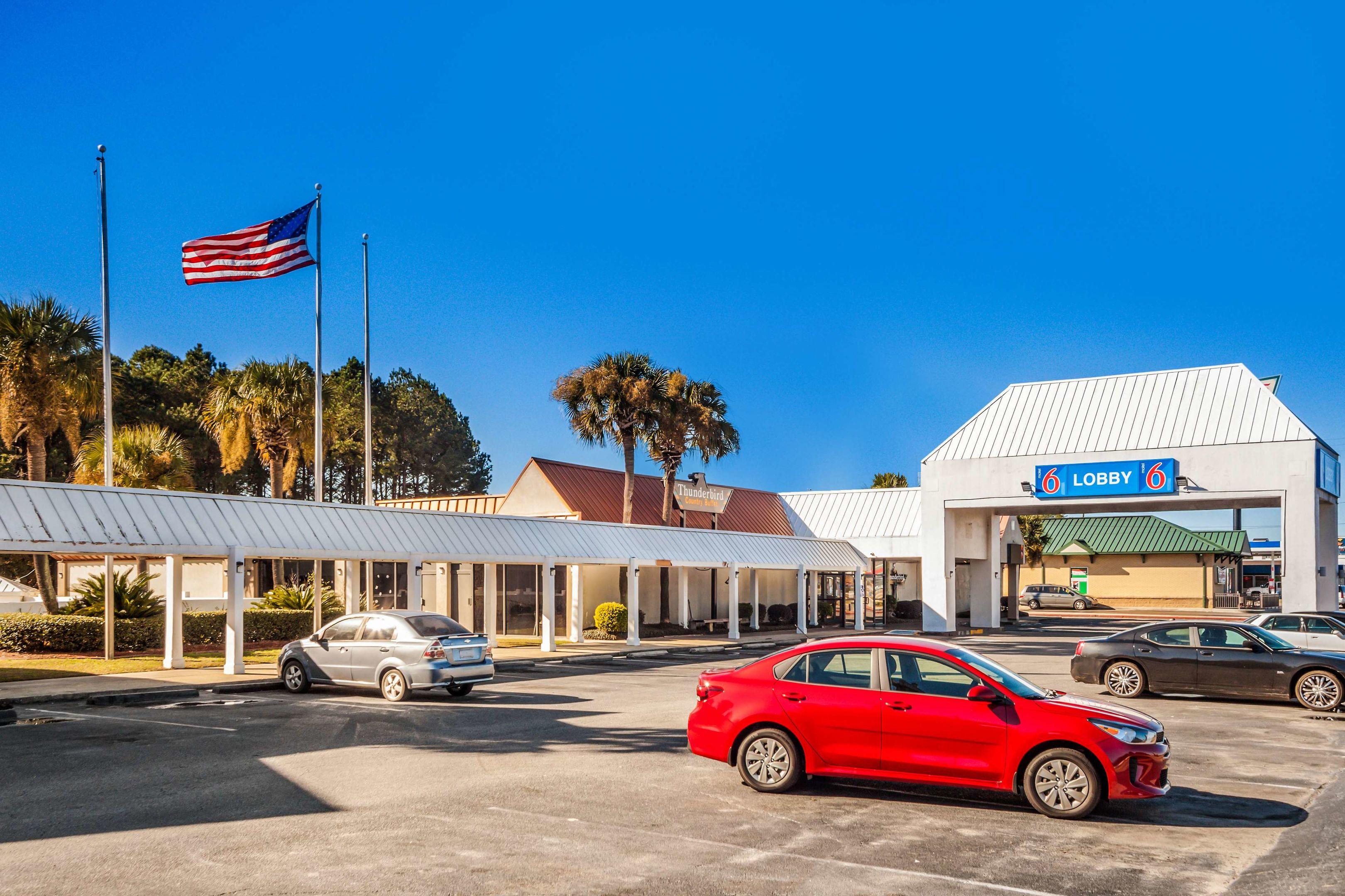 Motel 6 Florence, SC — photo 4