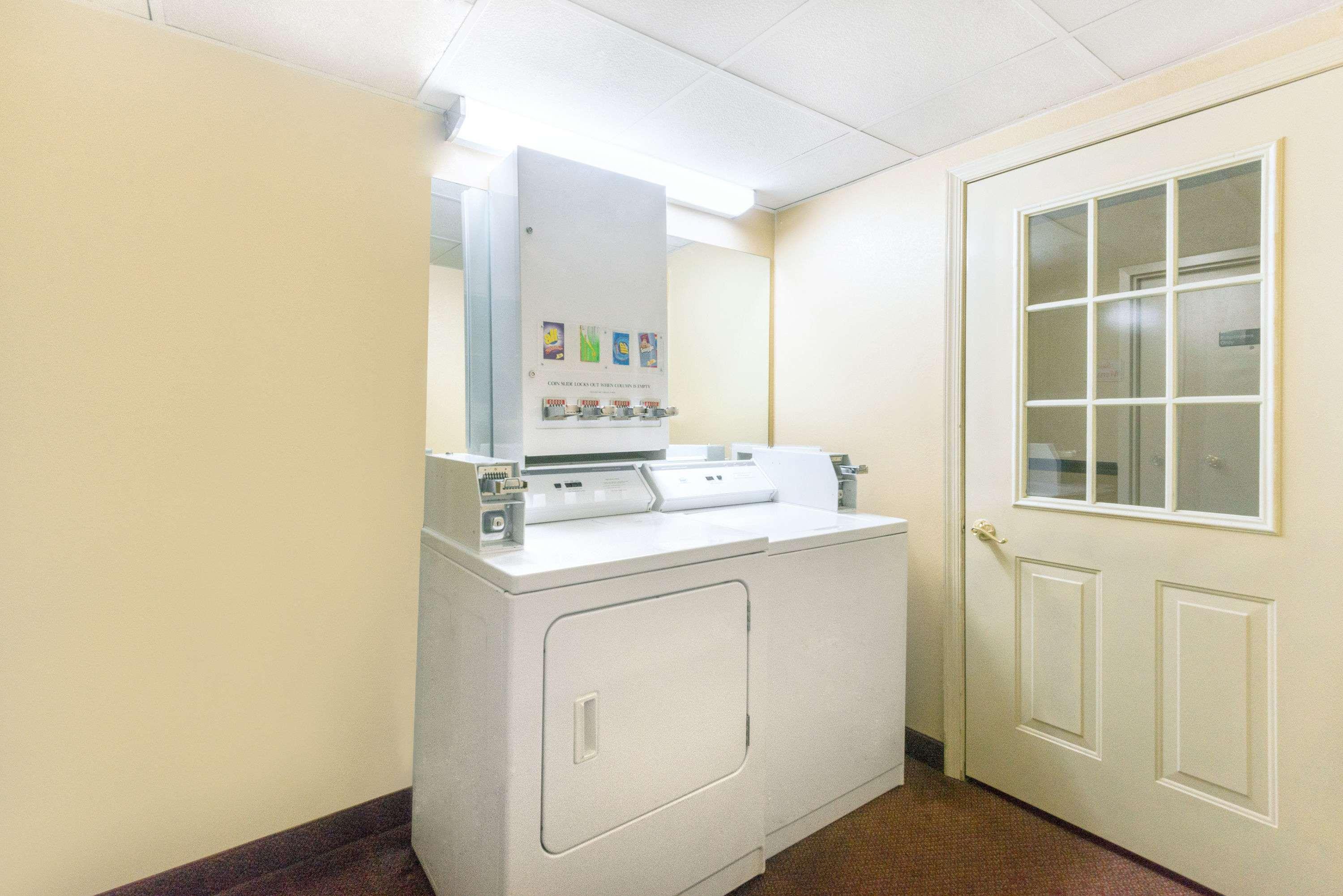 Days Inn by Wyndham Hagerstown — photo 4